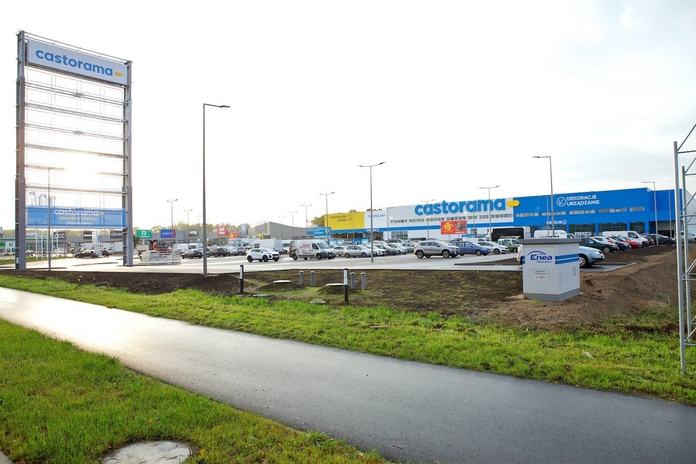 Castorama rozwija ofertę usług związanych z e-commerce