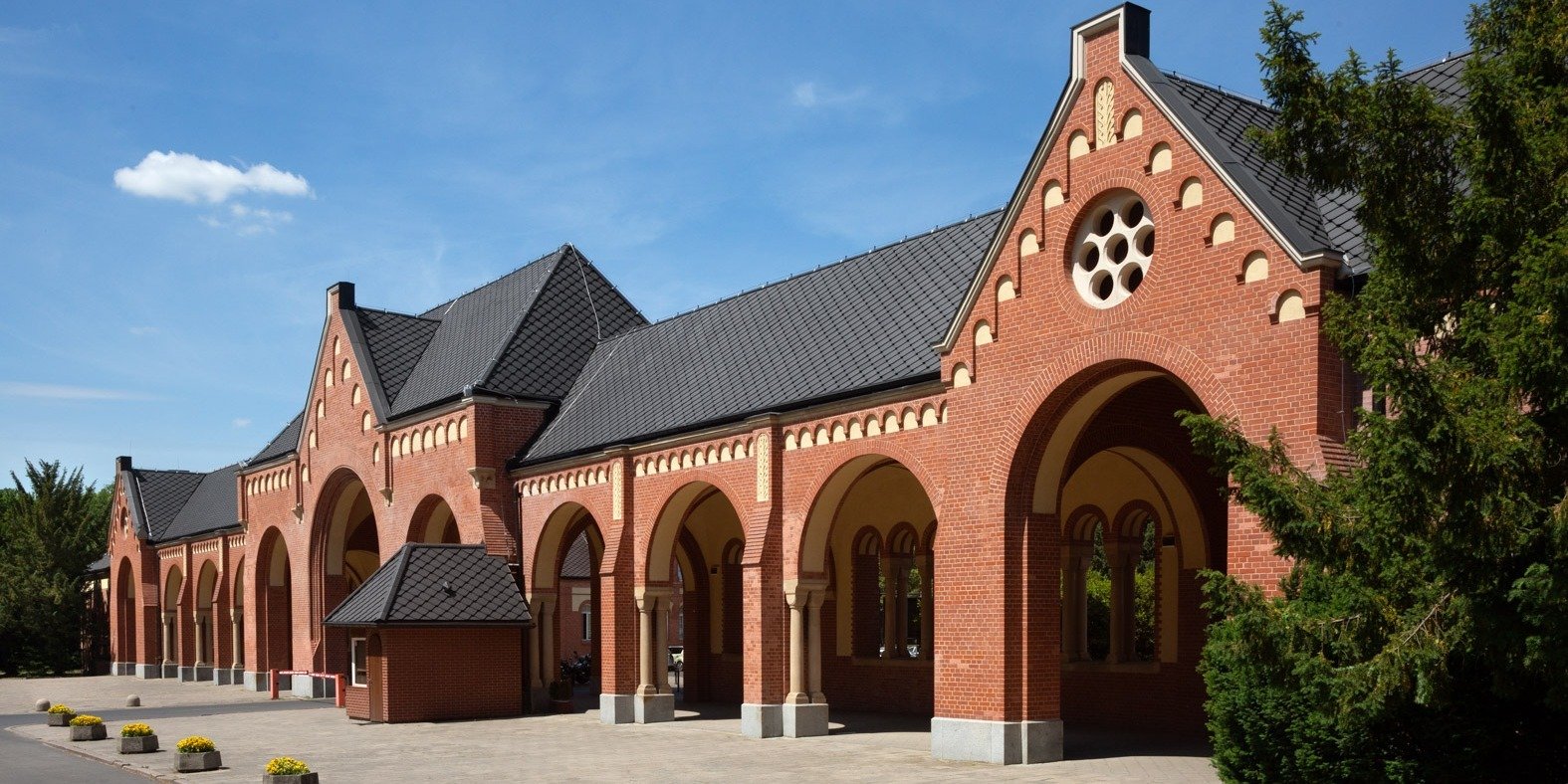 Drugie życie zabytkowych dachów. Te obiekty będą bezpieczne przez następne sto lat