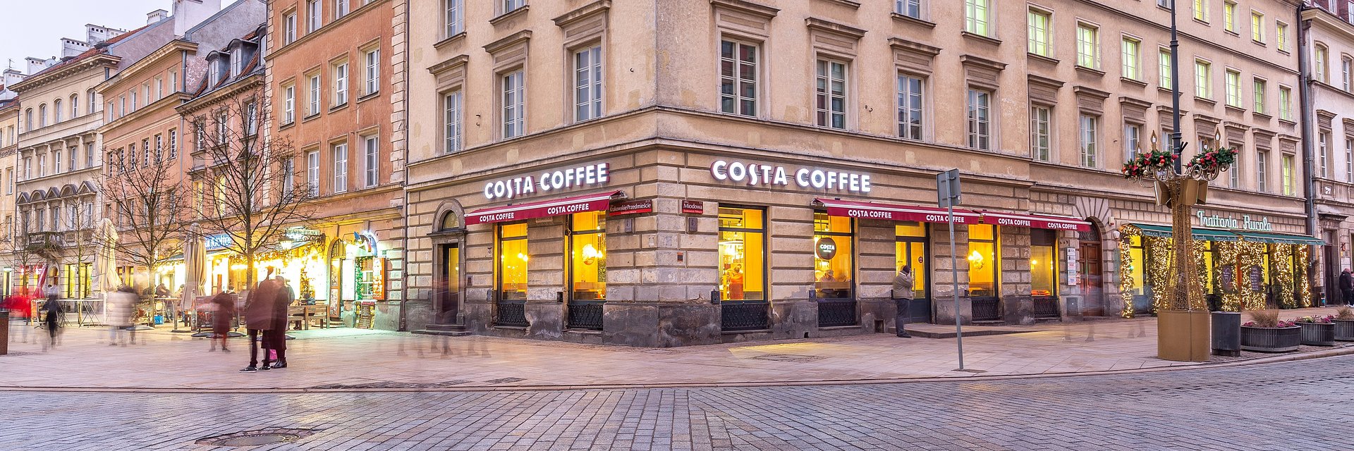 Lagardère Travel Retail umacnia strategiczną współpracę z Costa Coffee i obejmuje masterfranczyzę marki w Polsce i na Łotwie