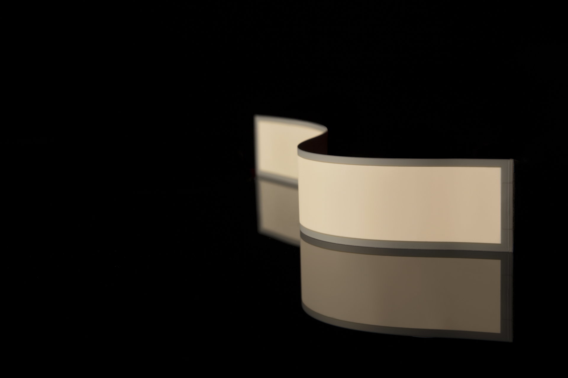 Jeszcze więcej paneli OLED - firma LG Display rozwija rynek oświetlenia