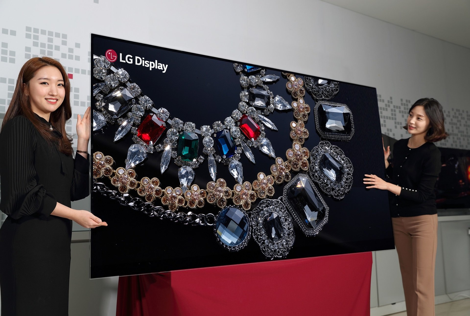 LG Display prezentuje pierwszy na świecie  88-calowy wyświetlacz OLED o rozdzielczości 8K