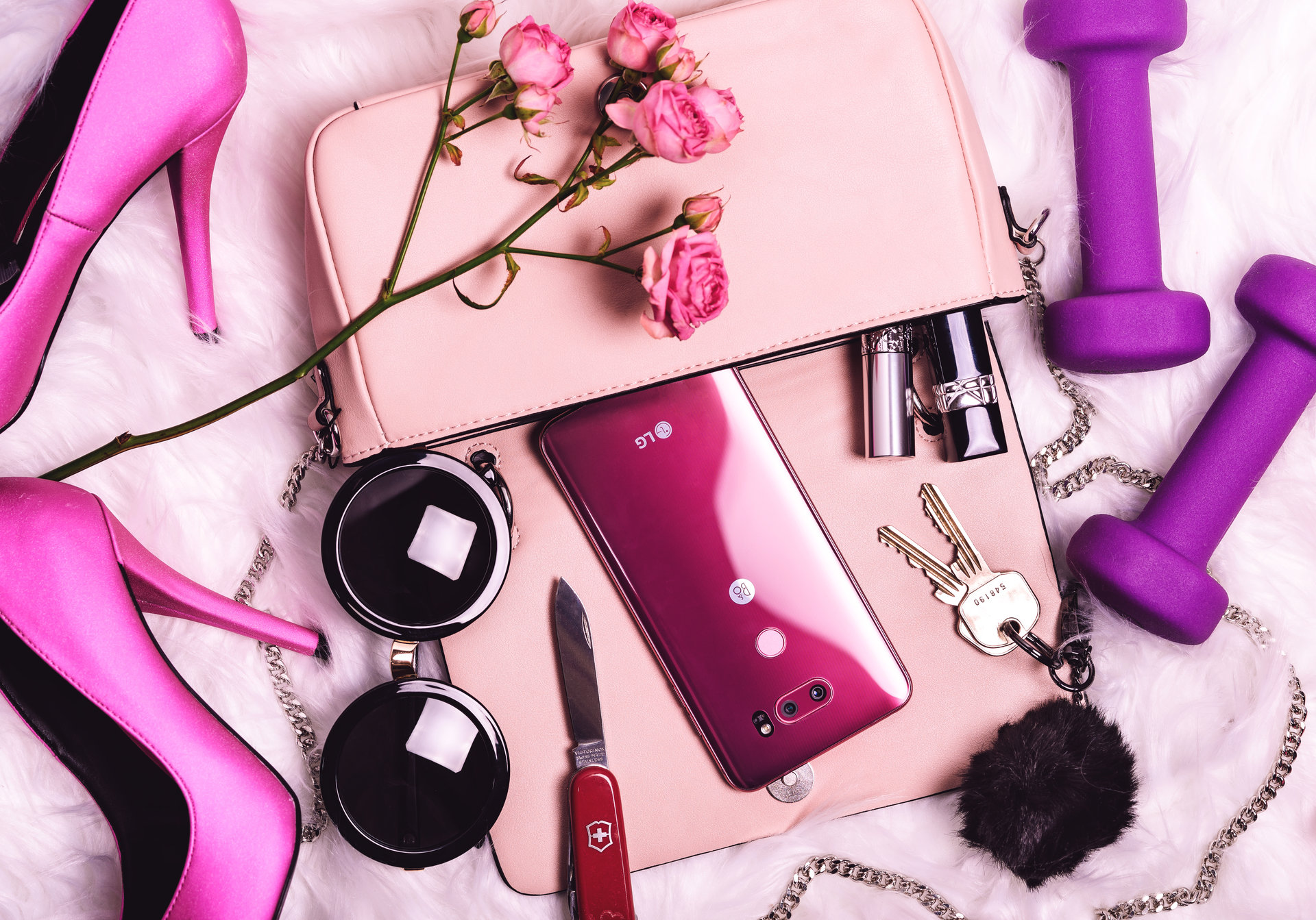 Odważny kolor dla kobiet z charakterem - LG V30 Raspberry Rose po raz pierwszy w Polsce