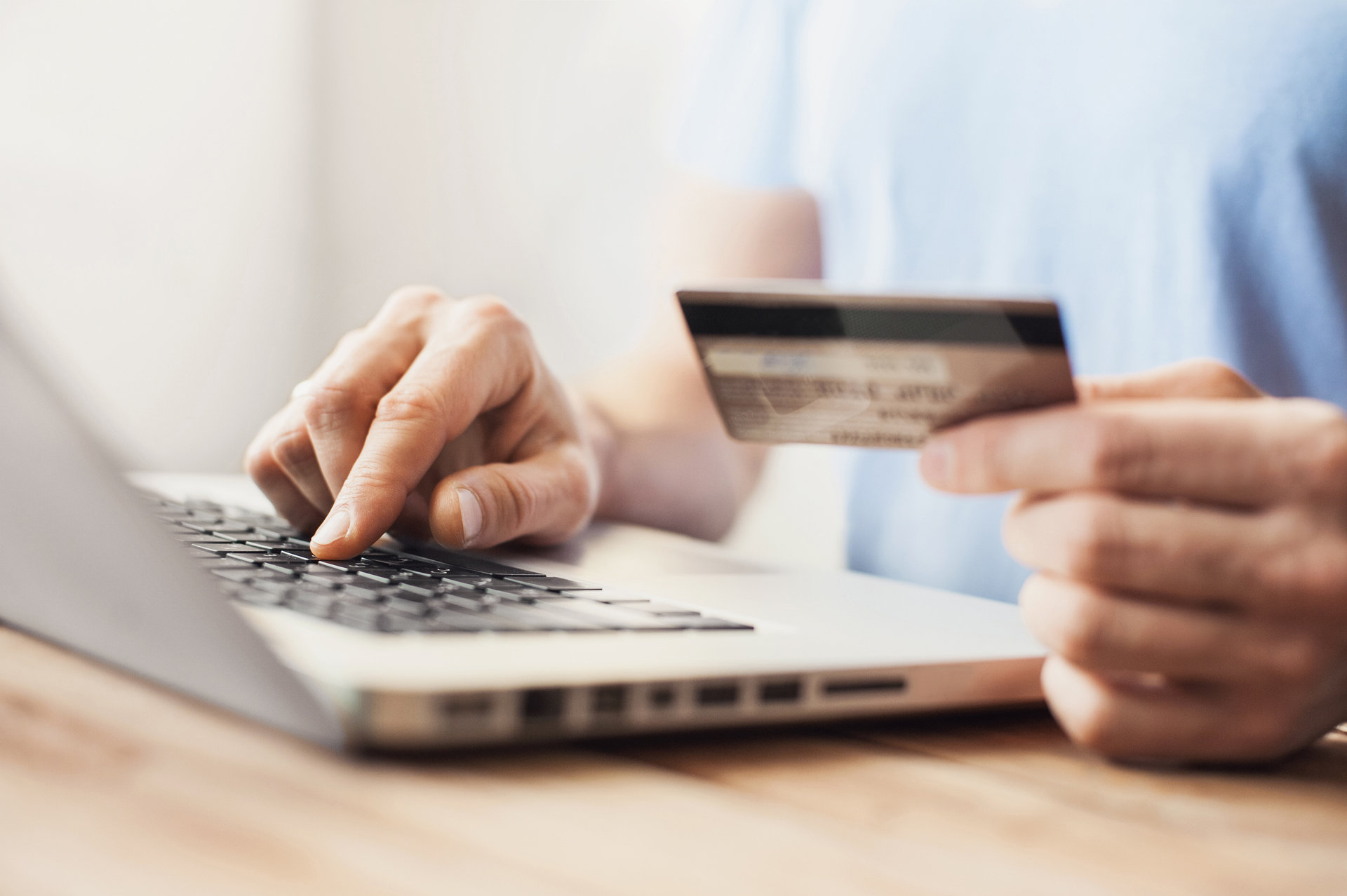 Kupujesz w sieci? Poznaj złote zasady bezpiecznych płatności online