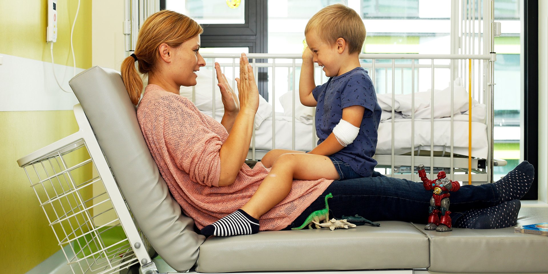 317 nowych łóżek dla rodziców w szpitalach w całej Polsce - dar franczyzobiorców McDonald’s Polska na rzecz rodzin hospitalizowanych dzieci