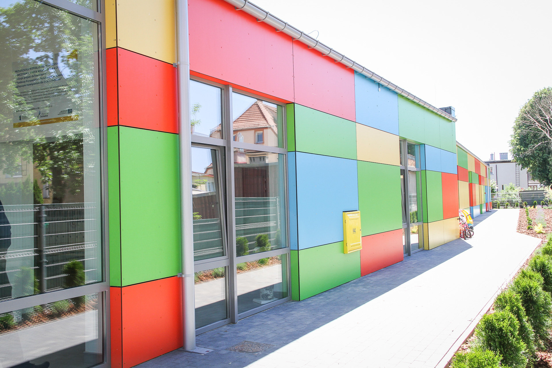 Przedszkolaki dostały w prezencie od Kronospanu piękne przedszkole