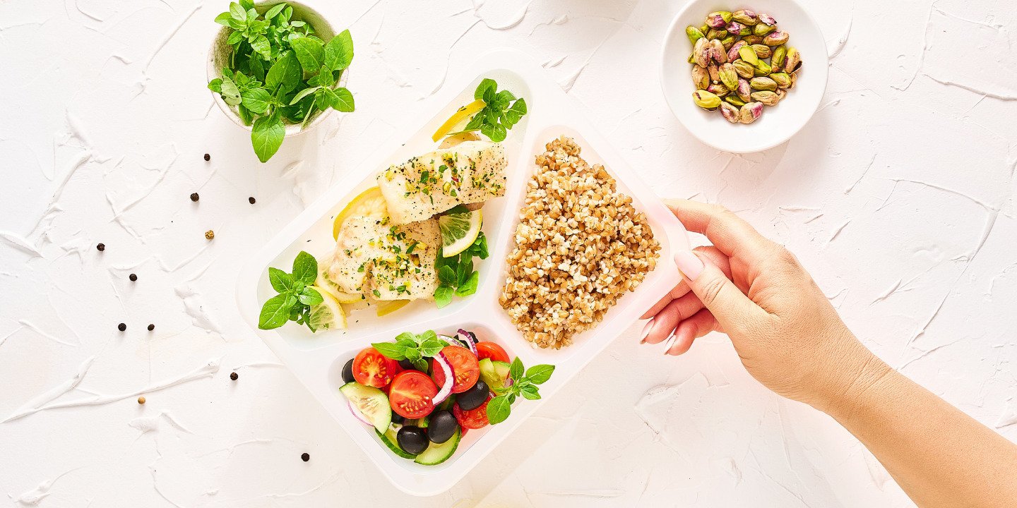Szybkie tempo życia a zdrowe odżywianie – czy da się to pogodzić? Medicover ma rozwiązanie
