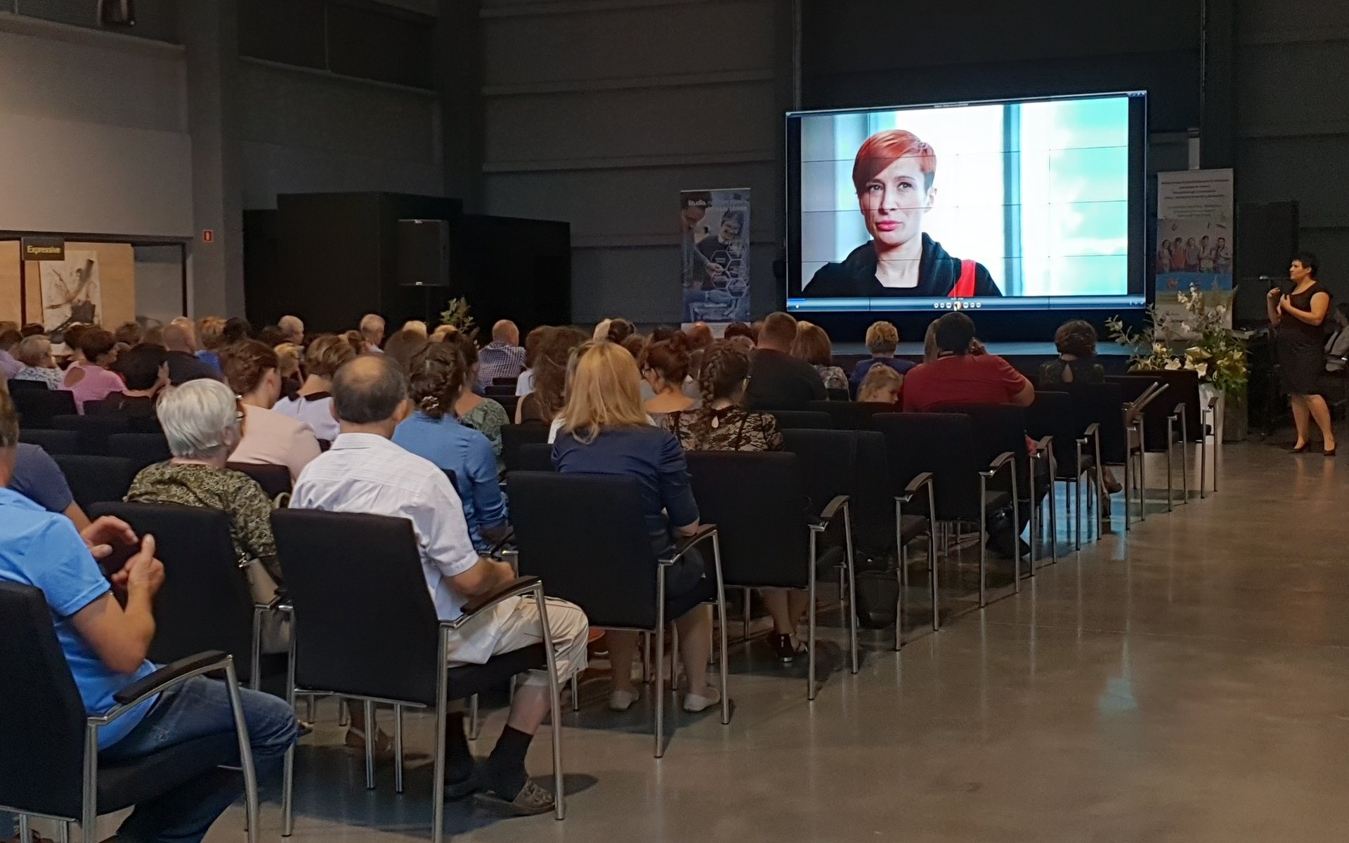 Kronospan pomaga przełamywać bariery