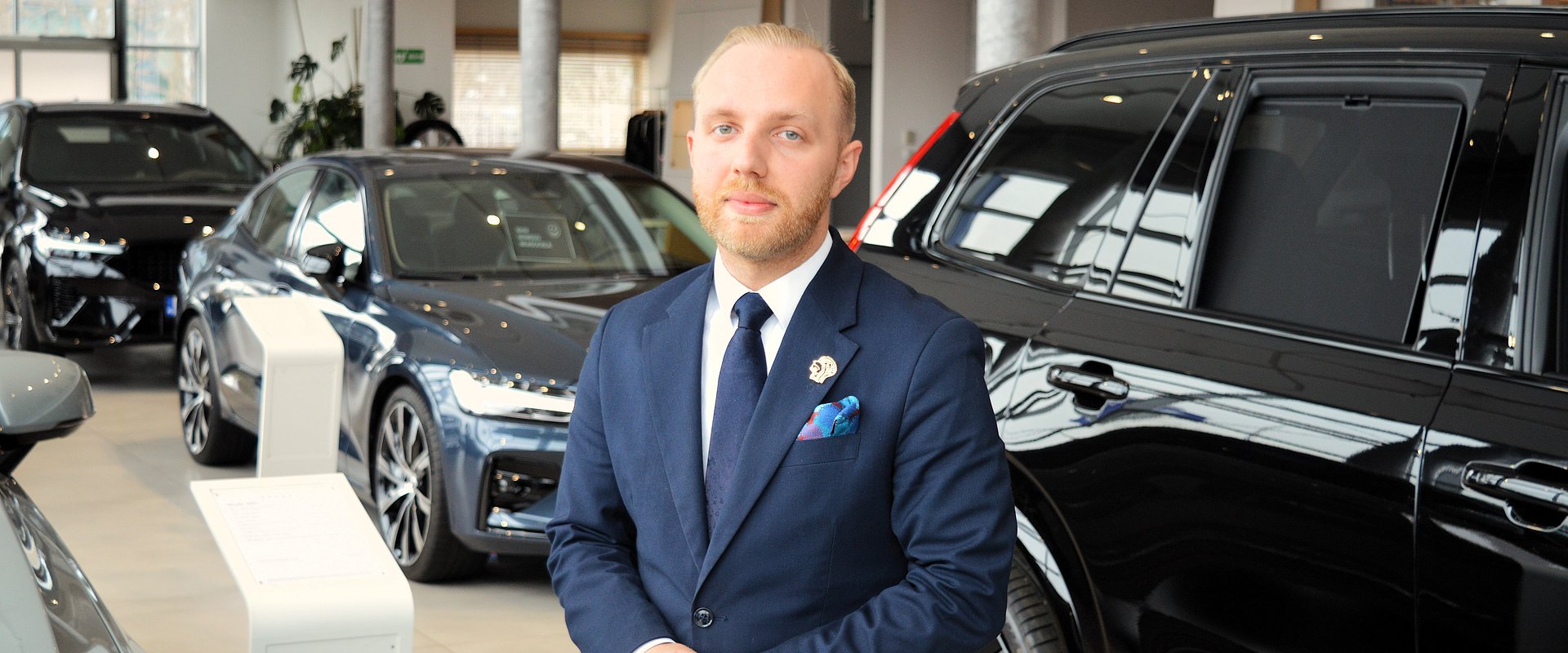 Zmieniające się oczekiwania kupujących napędzają transformację w polskich salonach dealerskich