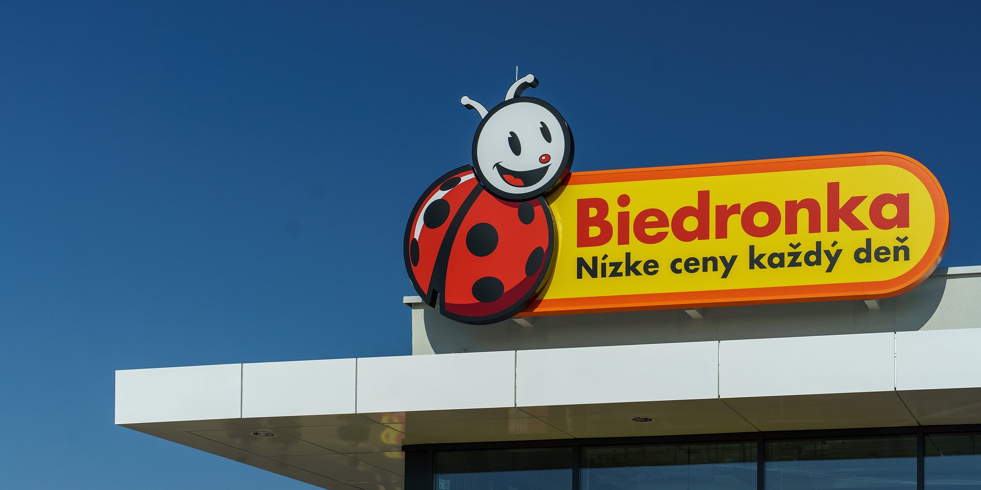 Biedronka konečne dorazila na Slovensko a pristála v Miloslavove