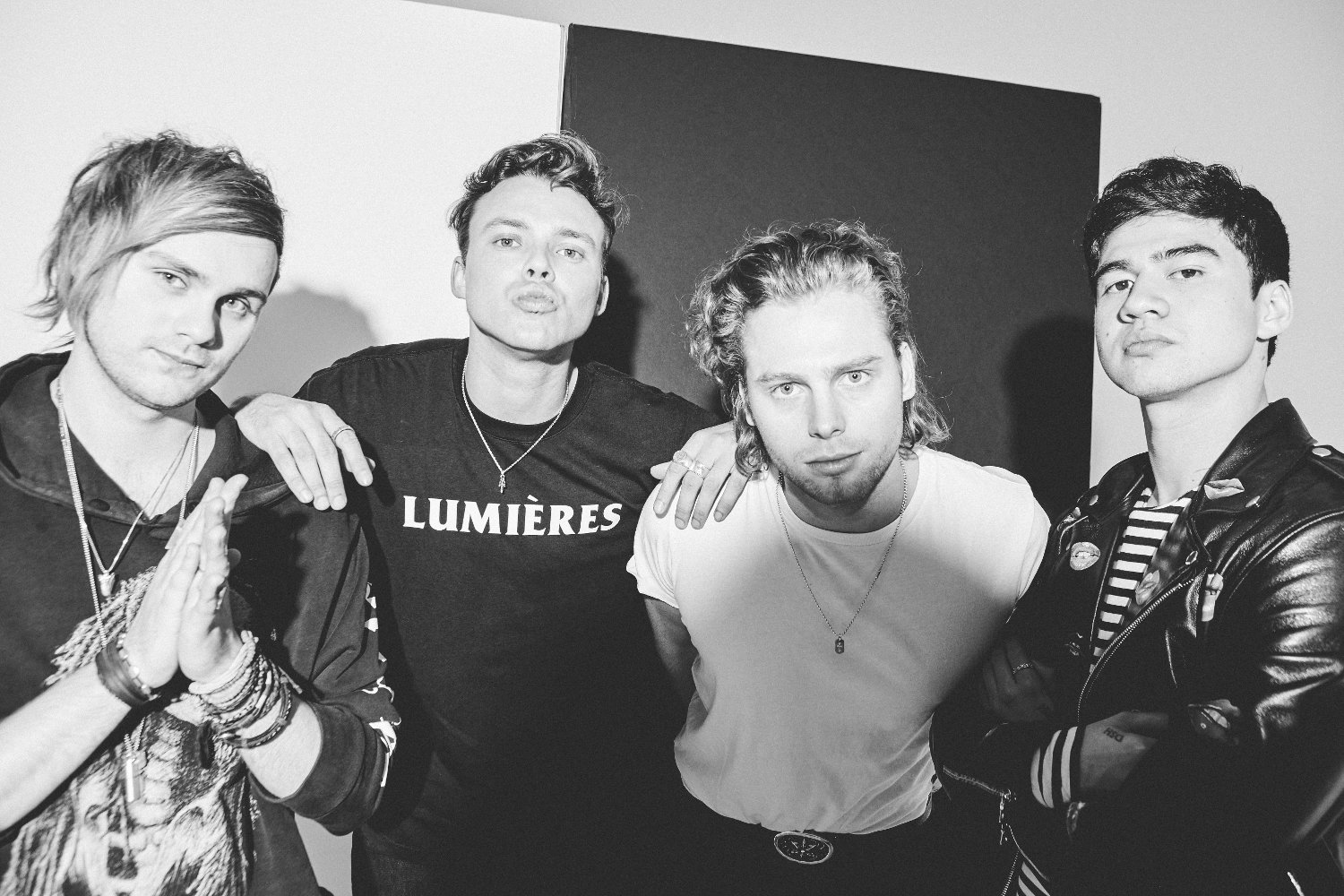 Walentynka od 5 Seconds of Summer. Zobacz klip „Valentine”