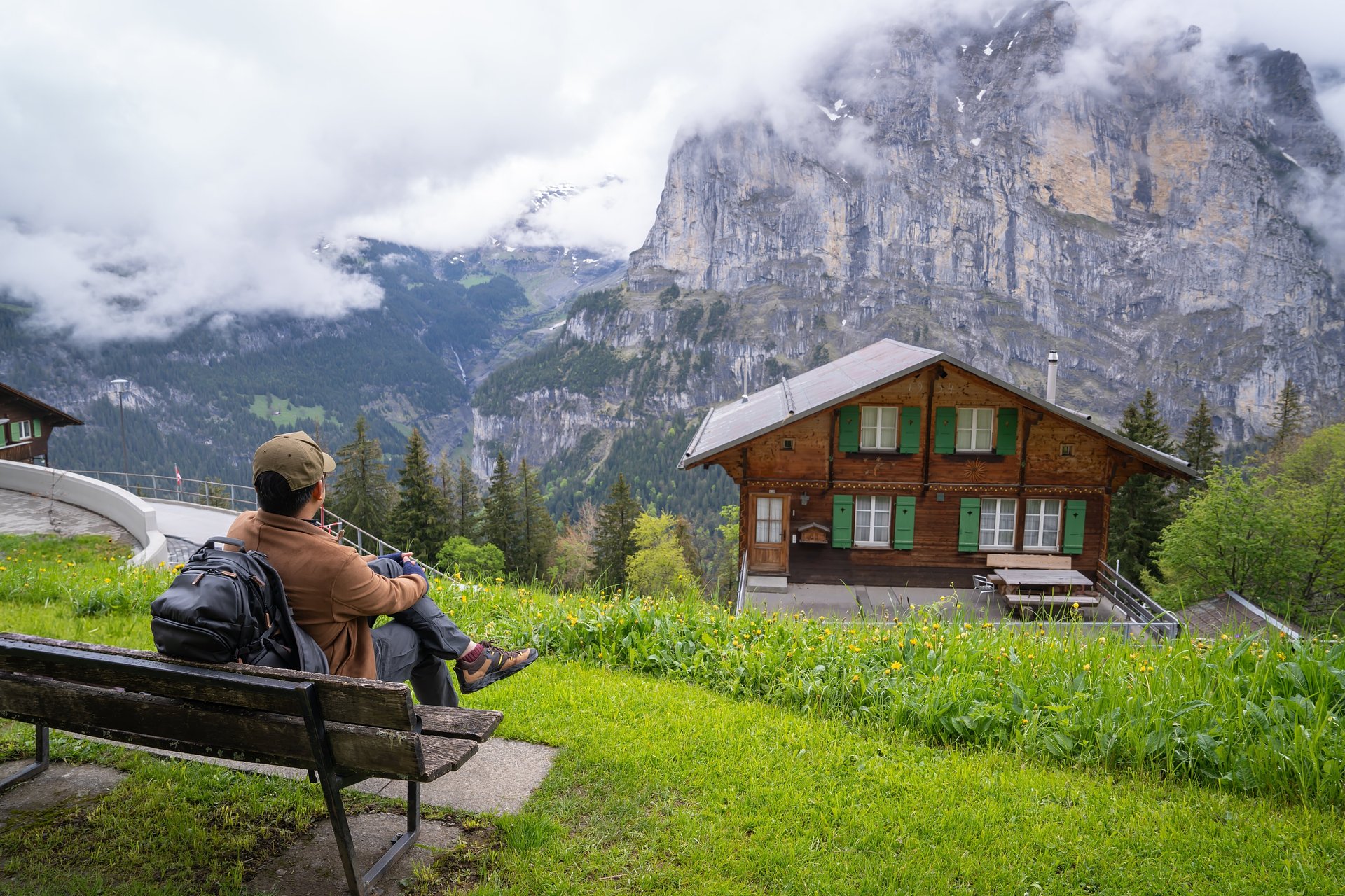 Estudo da eDreams: clima já levou um terço dos portugueses a alterar planos de férias