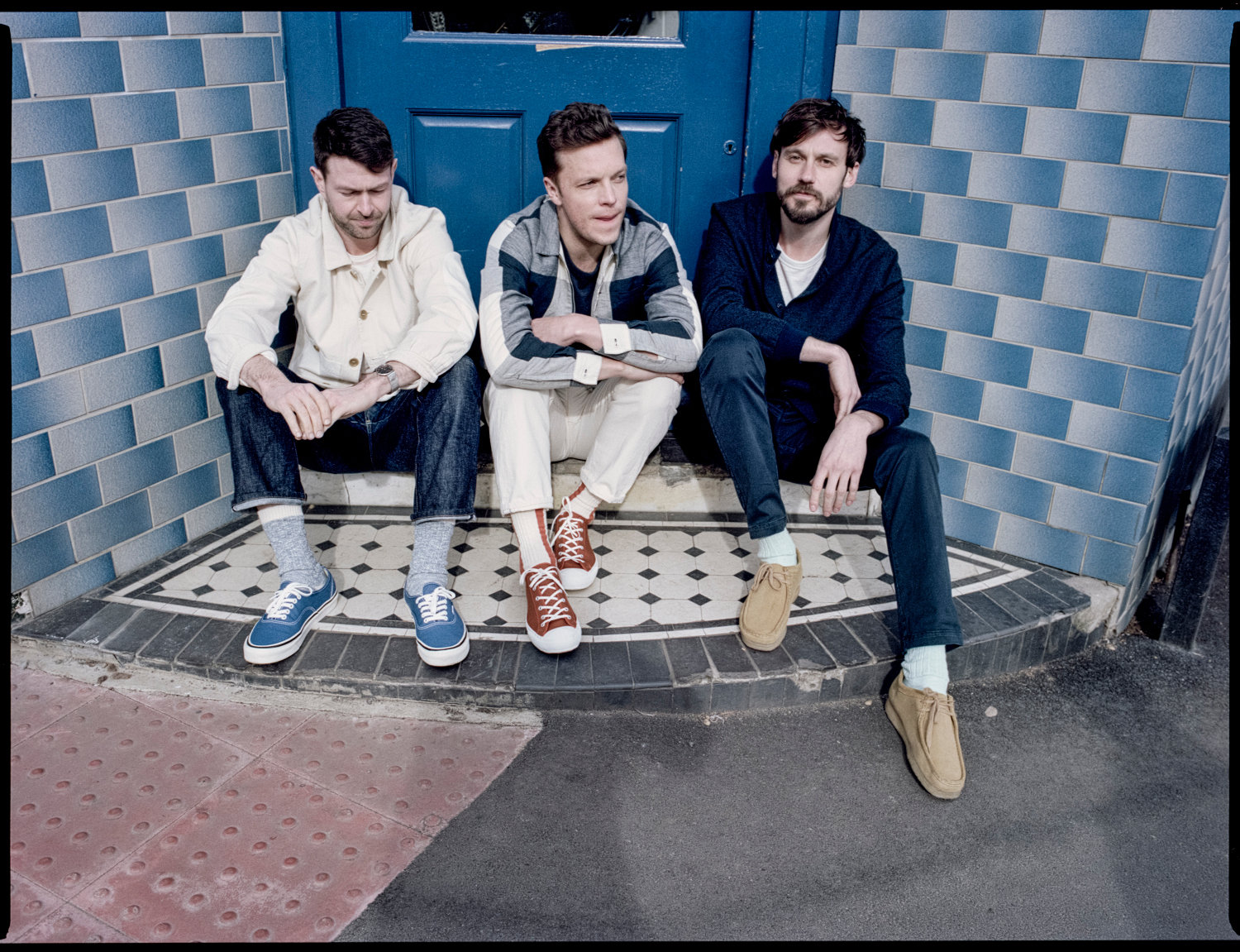 „Heaven Let Me In” – nowy utwór od Friendly Fires!