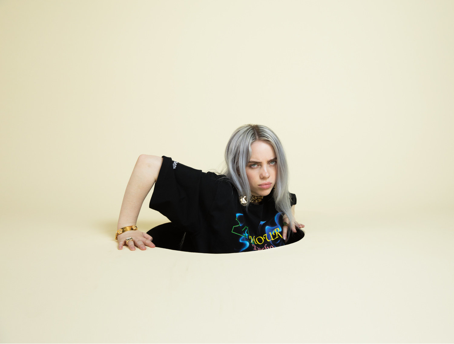 Billie Eilish śpiewa o końcu imprezy