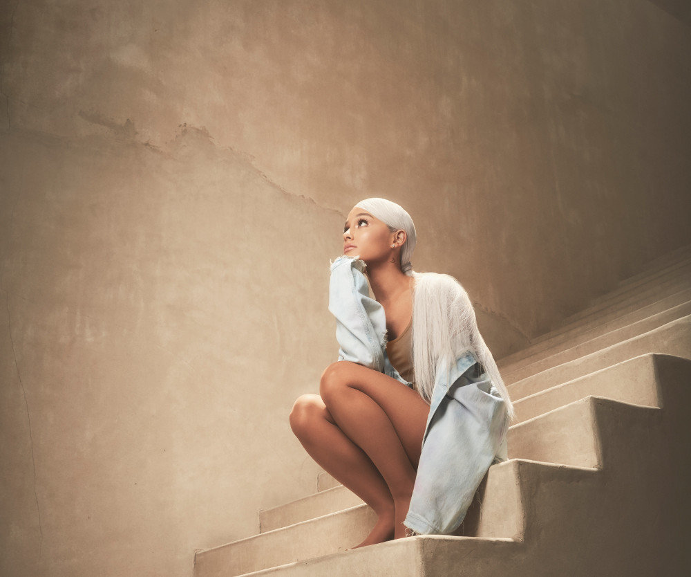 Świnka Ariany Grande w wideo do „breathin”