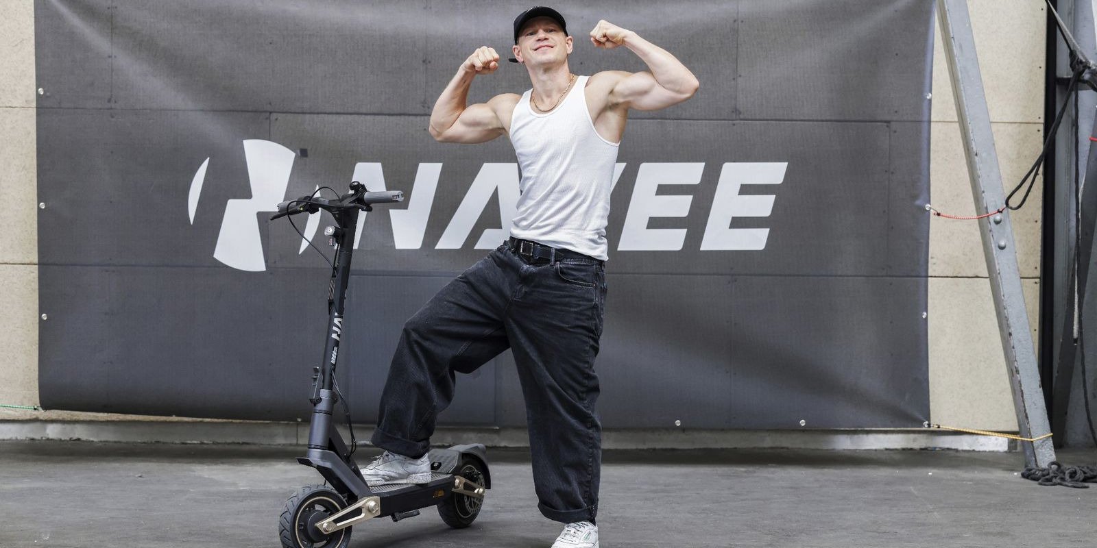 Chris Böhm stellt offiziellen Weltrekord auf – NAVEE verbindet Performance, Testevent und Sommerkampagne