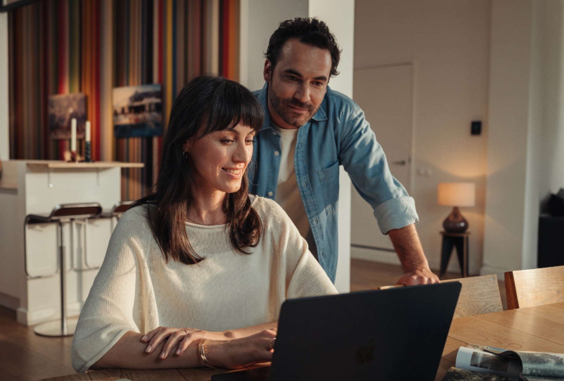 Adyen Hospitality & Travel Report: il 29% dei viaggiatori italiani utilizza l'IA per prenotare le vacanze estive, con un aumento del 77% rispetto al 2024