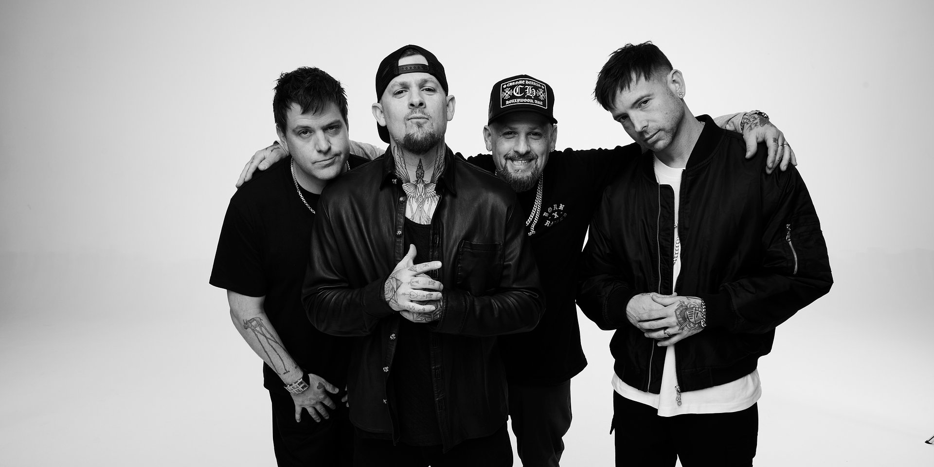 Good Charlotte zapraszają do swojego Motel Du Cap. Zobacz teledysk do singla "Stepper"