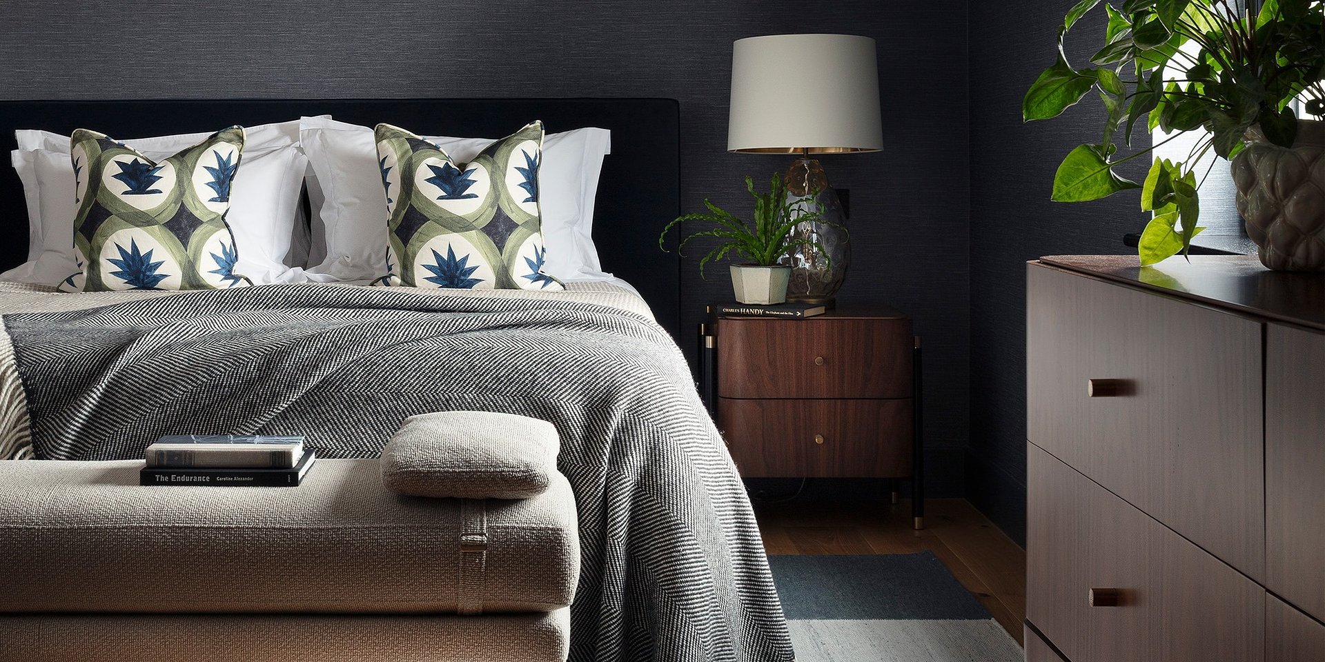 Laskasas and Edit Design Studio Collaborate to Enhance a Master Bedroom