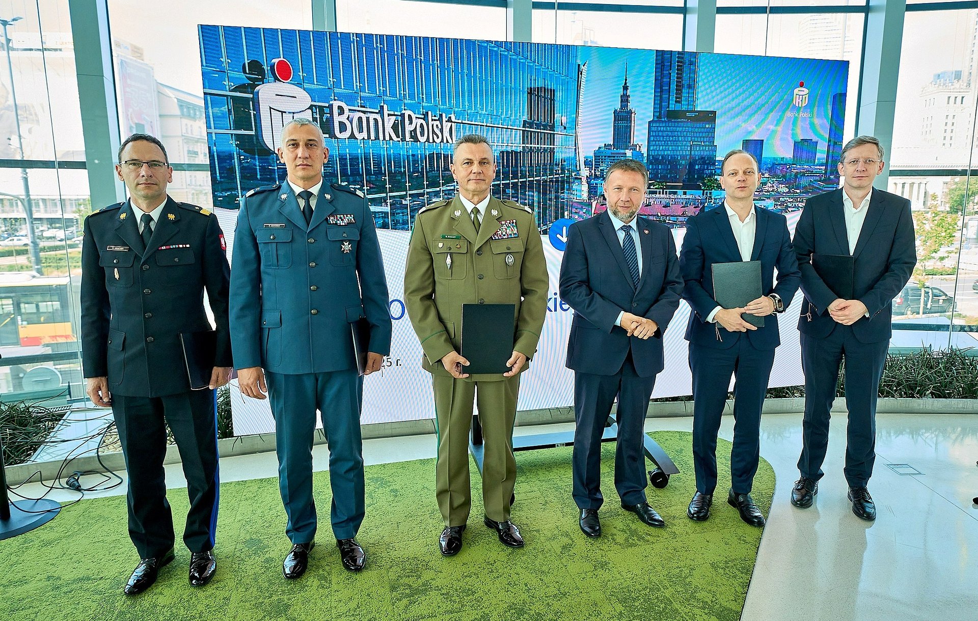PKO Bank Polski rozszerza ofertę. Specjalna propozycja dla kolejnych służb mundurowych.