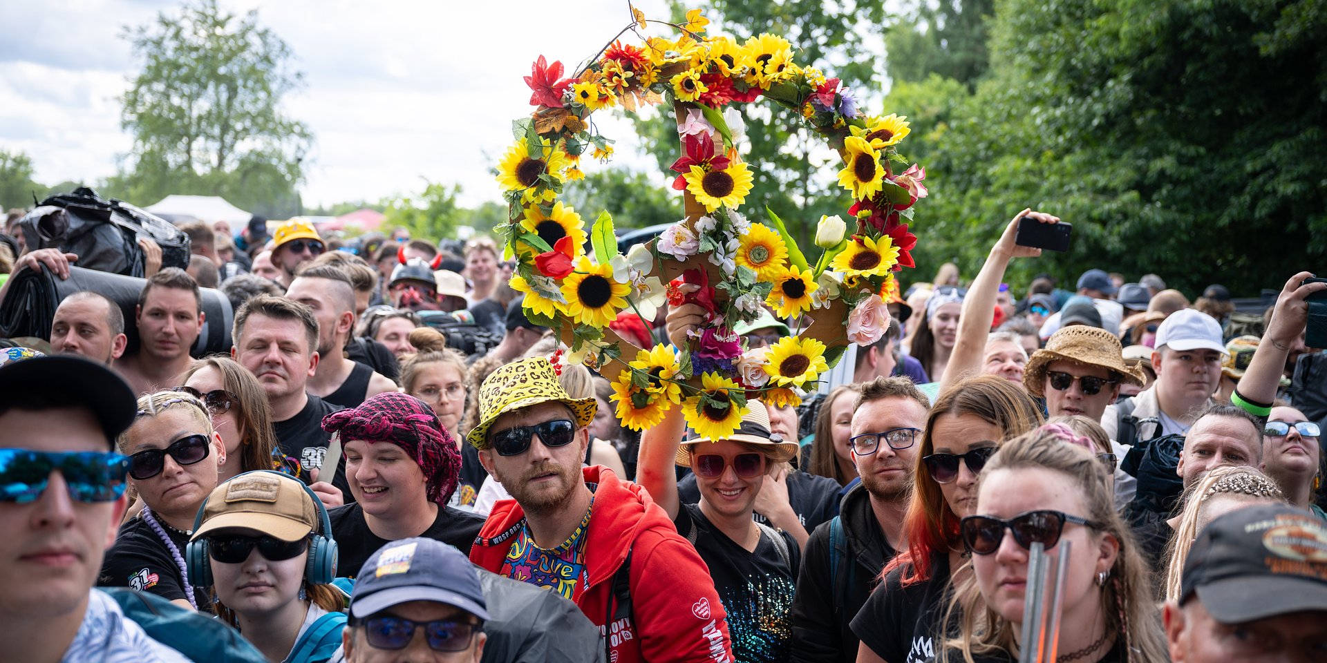Crowds Arrive at Czaplinek-Broczyno Airfield