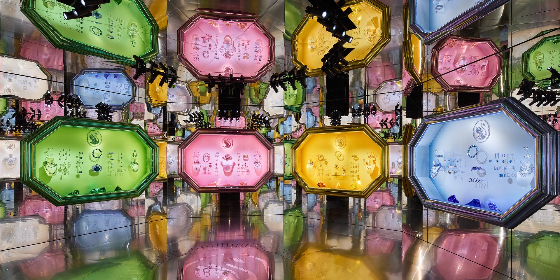 Swarovski świętuje 130 lat twórczości wystawą Masters of Light w Hollywood