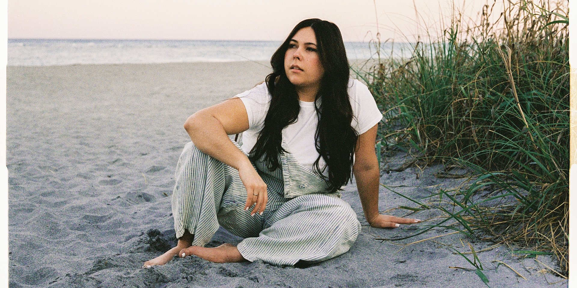 Gigi Perez udostępniła „At The Beach, In Every Life (Extended)”