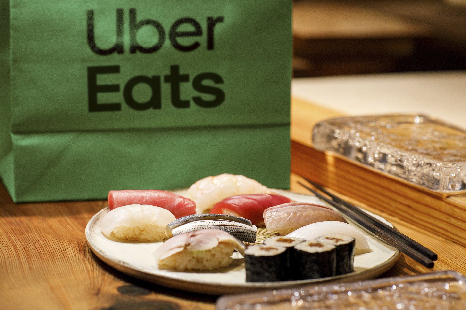 Sushi Week no Uber Eats arranca com oferta de temakis na praia de Carcavelos
