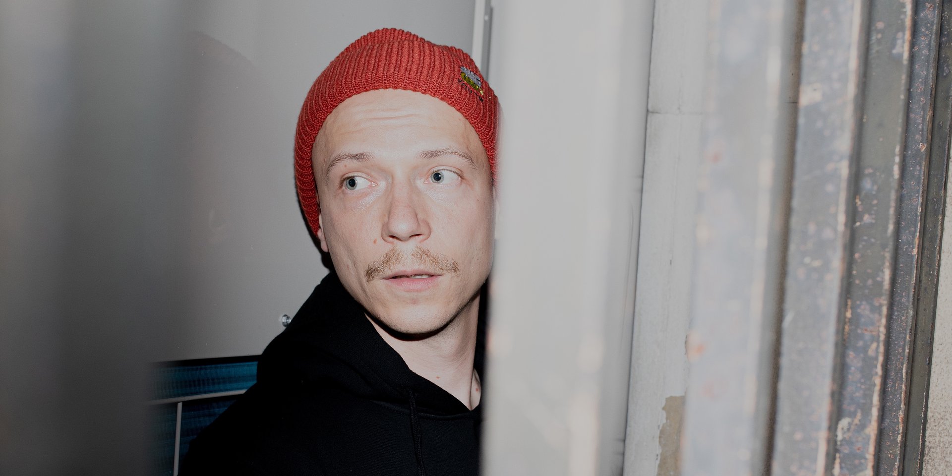 Jakub Skorupa wypuszcza "Głuchy Telefon (Live)" - koncertową dawkę prawdziwych emocji