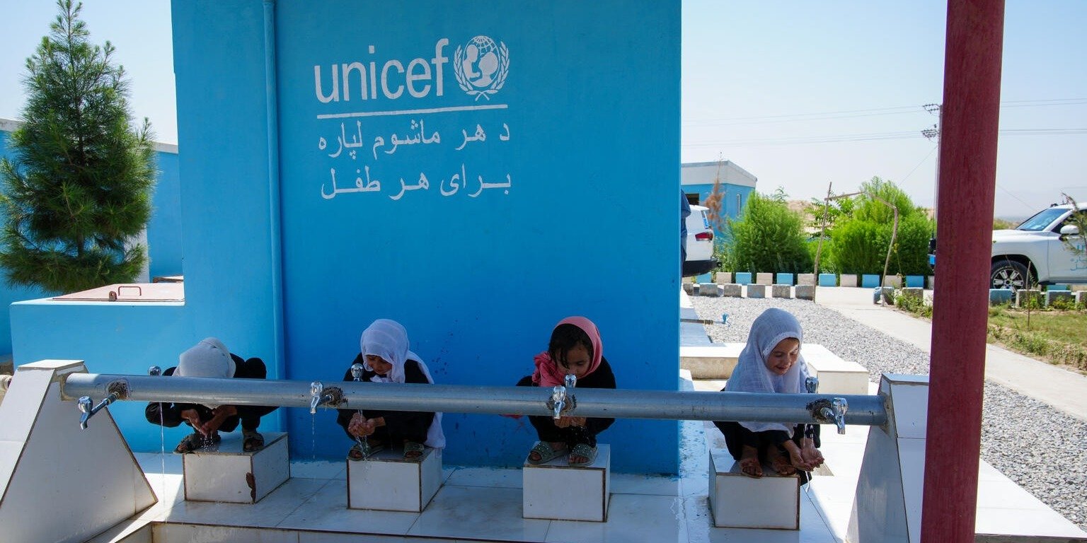 W obliczu powrotów milionów ludzi do Afganistanu UNICEF wzywa do zwiększonego wsparcia dla dzieci i rodzin