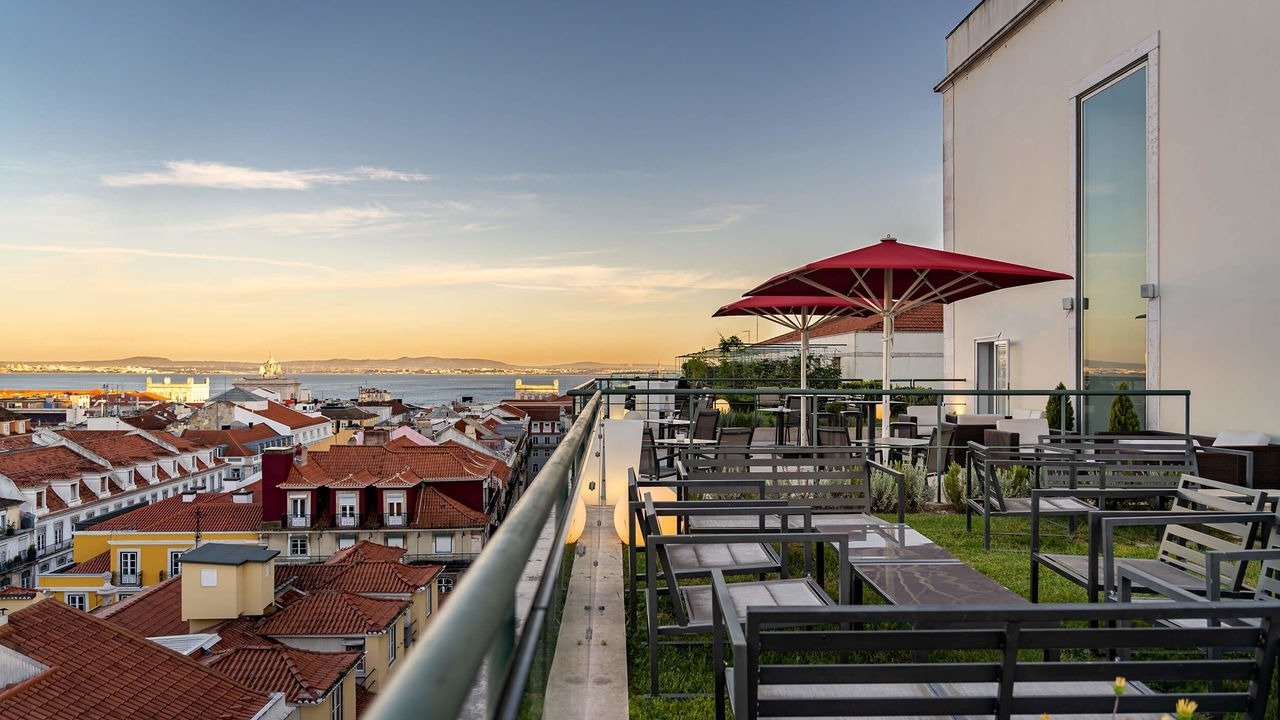 Os melhores sunsets para aproveitar o verão até ao fim com a Small Portuguese Hotels