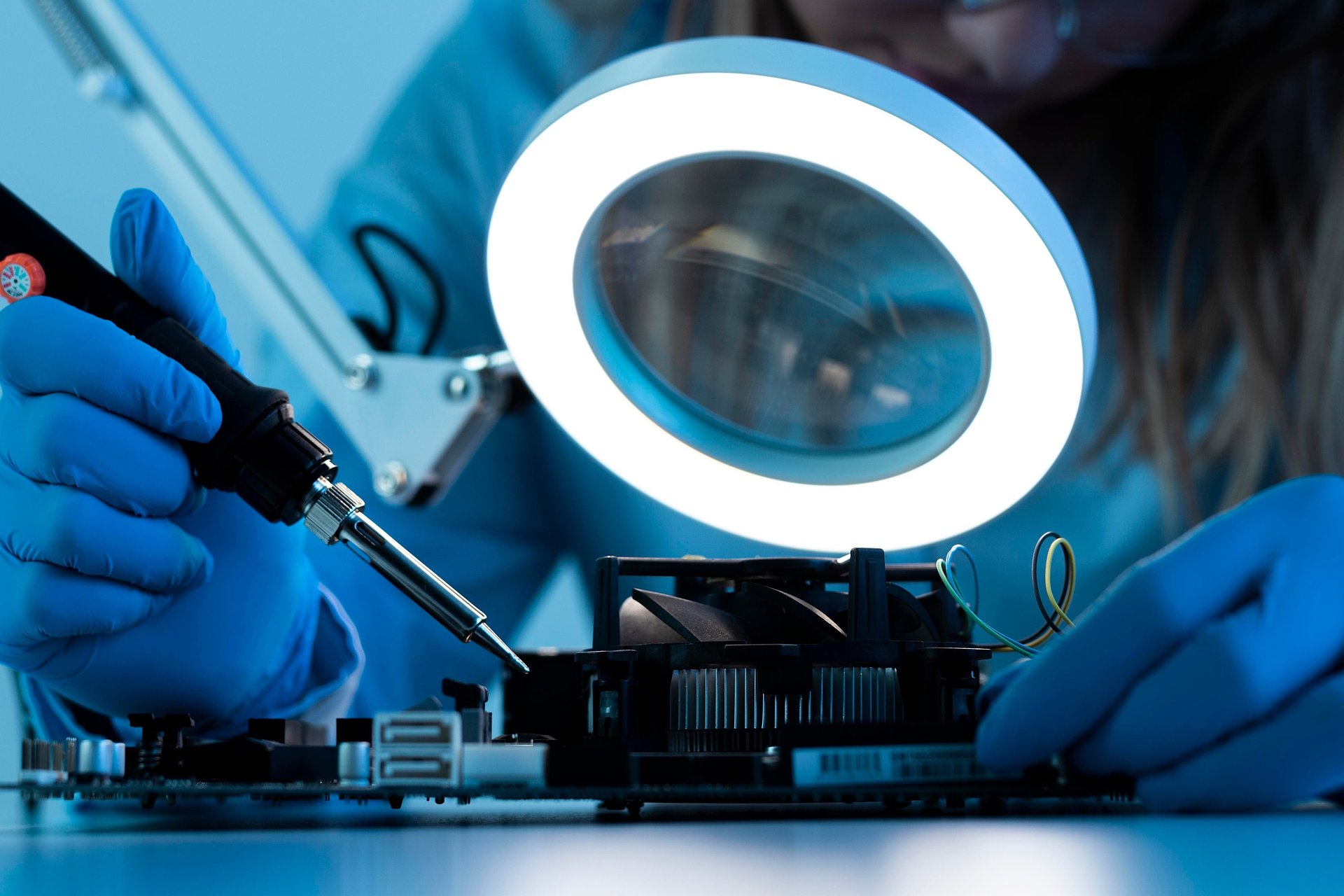 Mniej zgłoszeń - większe oszczędności. AI - rewolucja w naprawach elektroniki
