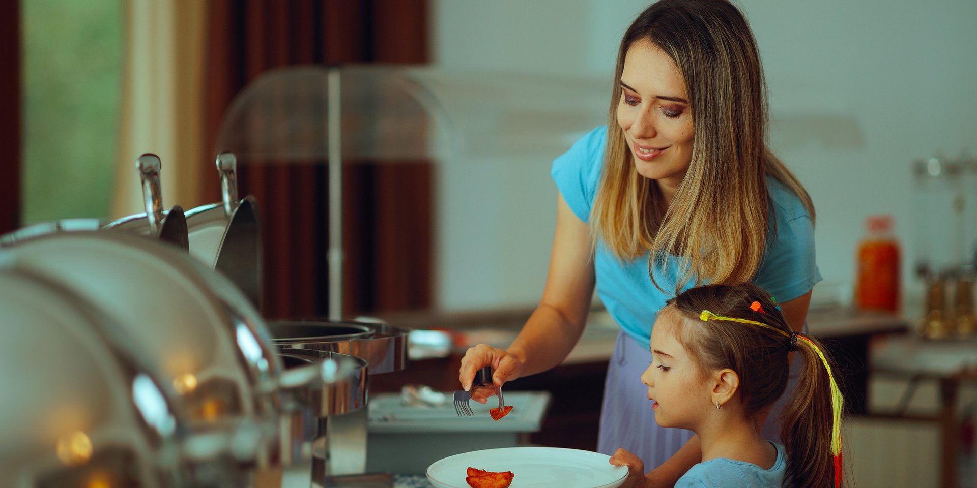 Letnia dieta bez restrykcji? Jak jeść zdrowo na urlopie