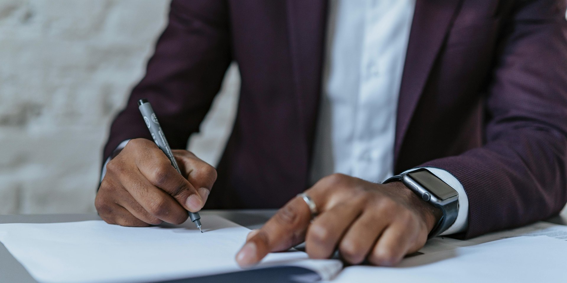 AI w HR – jak nie wpaść w pułapkę zakazanych praktyk?