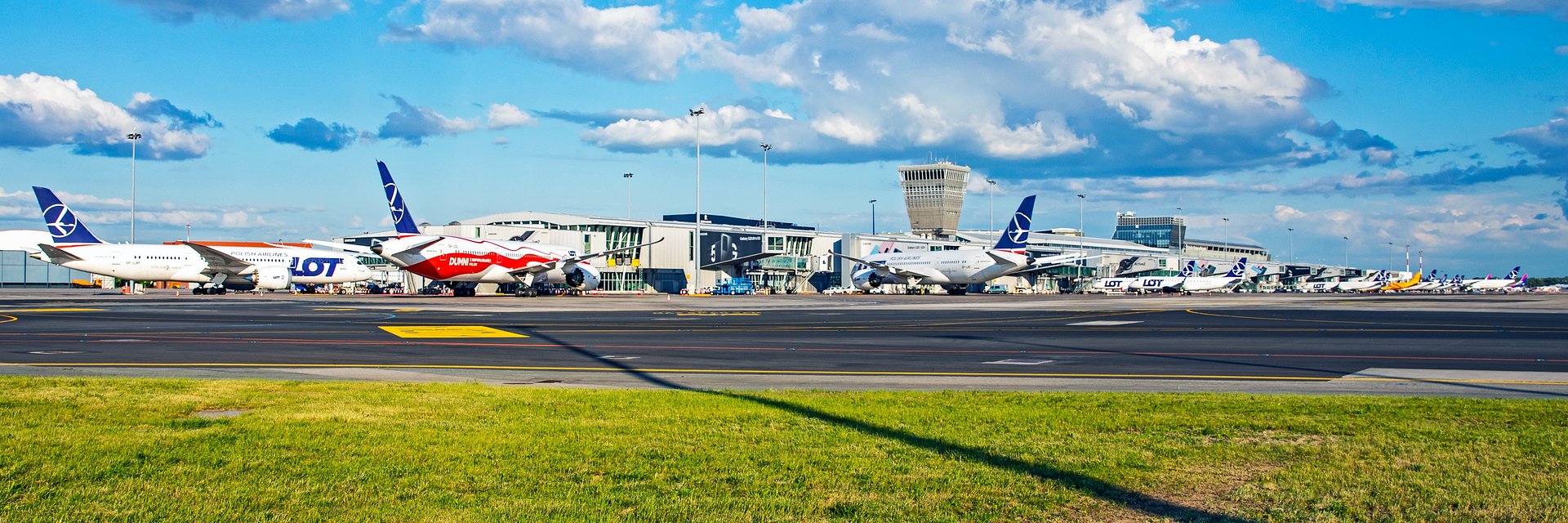 Lotnisko Chopina: Ponad 2 mln pasażerów w maju – wzrost ruchu i nowe kierunki