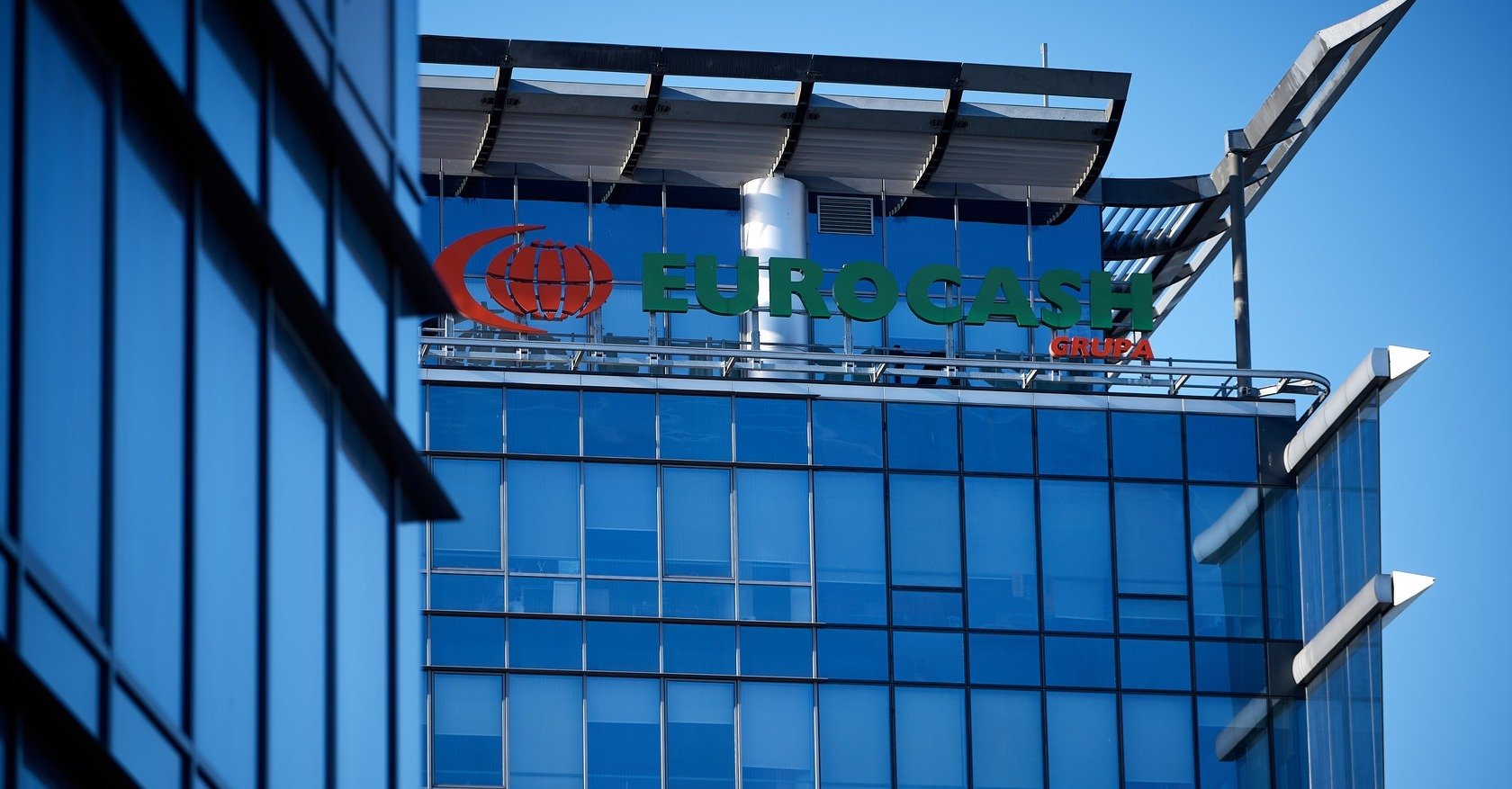 Eurocash poprawia wynik operacyjny w 2 kw. 2025 r. pomimo trudnych warunków rynkowych, a segment projektów po raz pierwszy wypracował dodatni wynik EBITDA