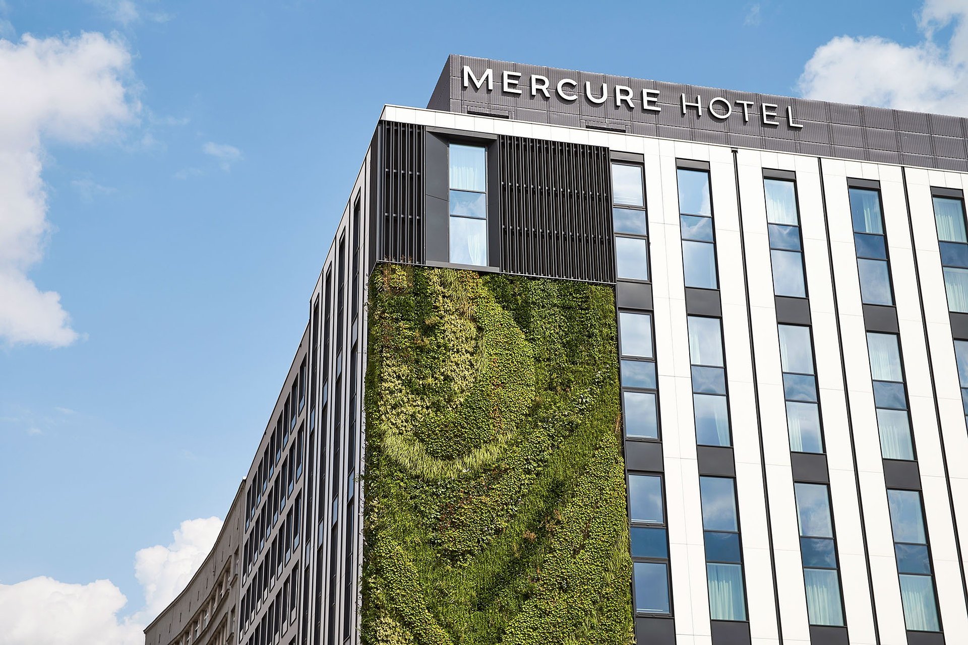 Mercure Katowice Centrum świętuje swoje 4. urodziny poszerzając ofertę biznesową
