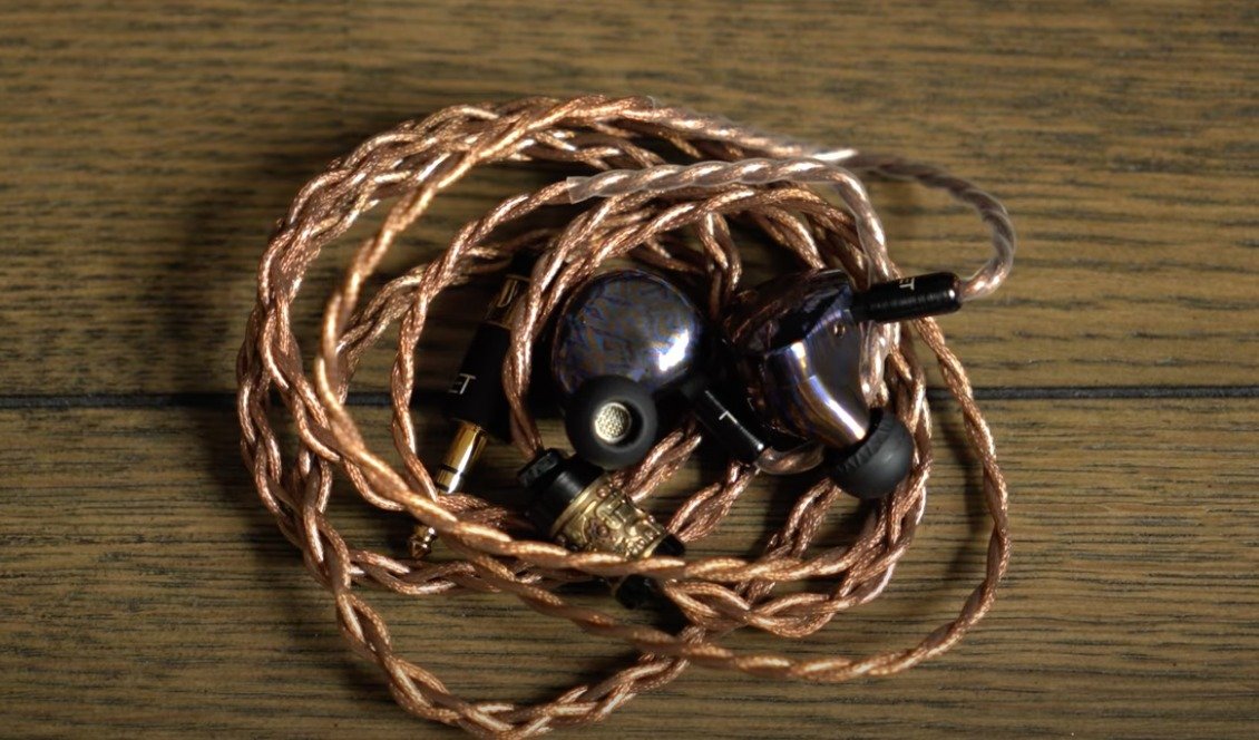 Enigma Fotos Reviews - Noble Audio Chronicle IEM Review: The Best Noble IEM?