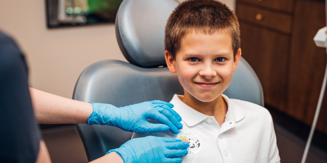 Zęby na szóstkę! Jak dbać o nie w szkole?