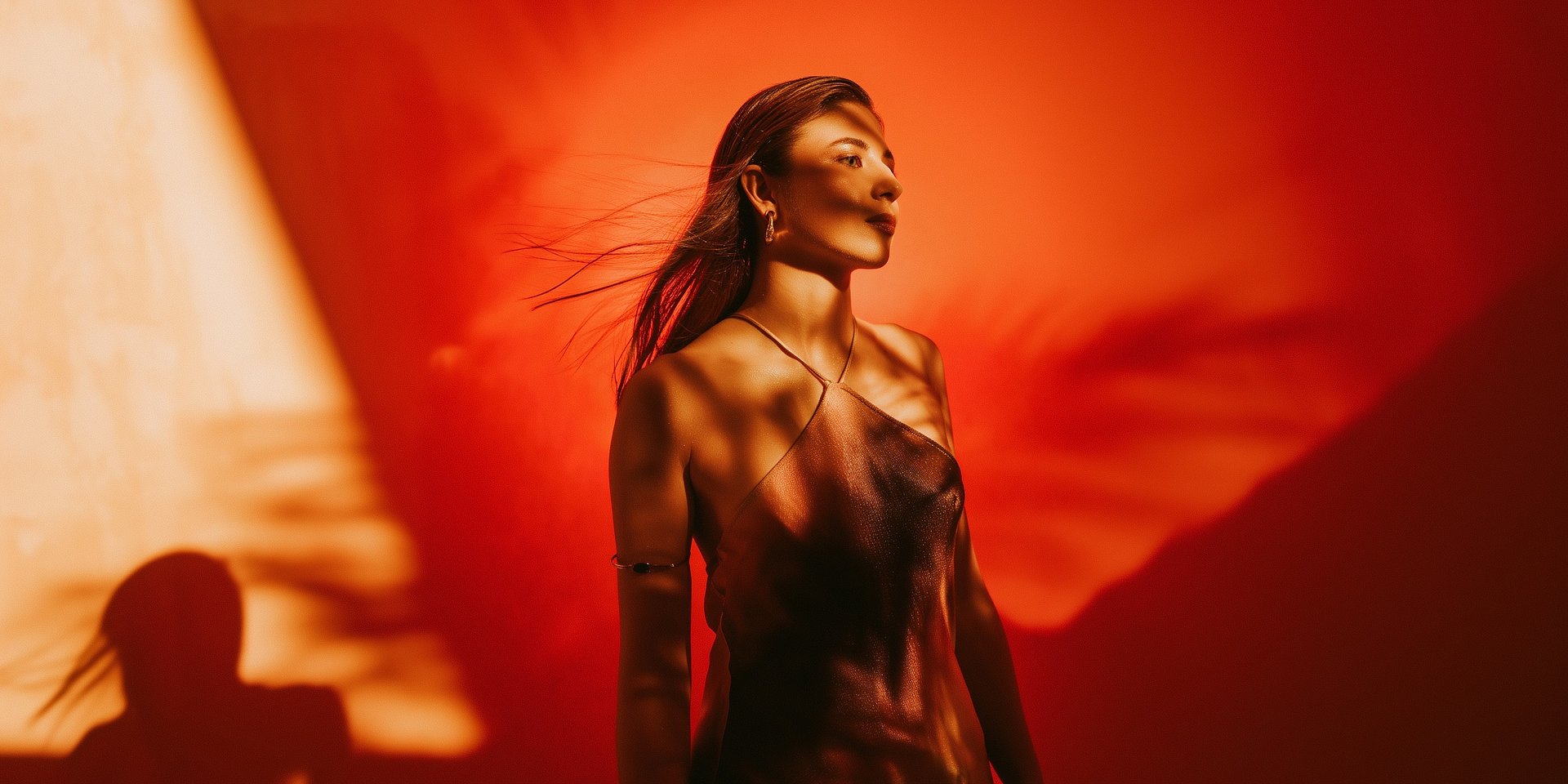 Martyna Wrochna maluje w nowym singlu „O nas”