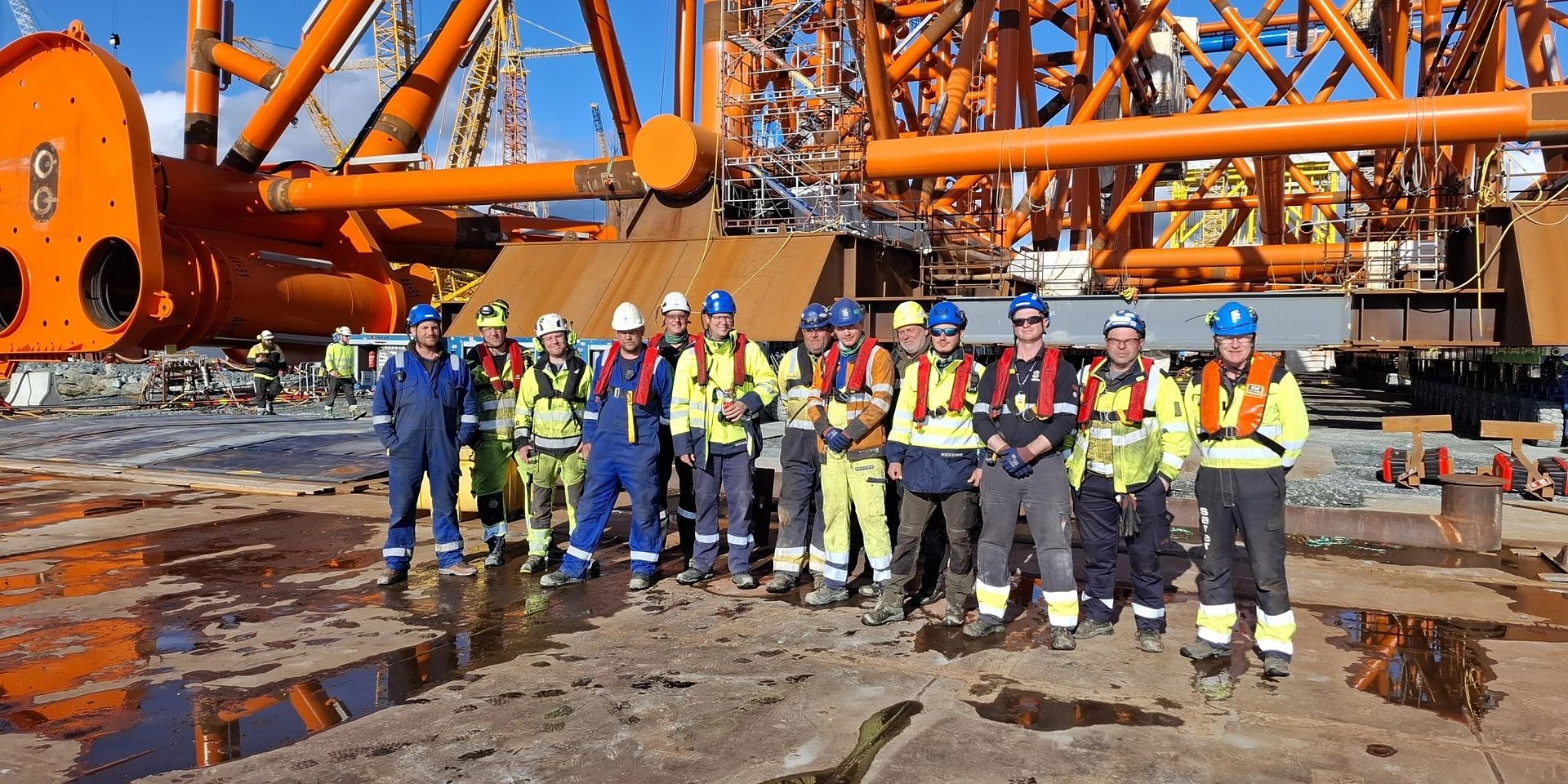 Sarens works on the load-out of a 11.500-ton jacket at Valhall PWP oil field in Norway