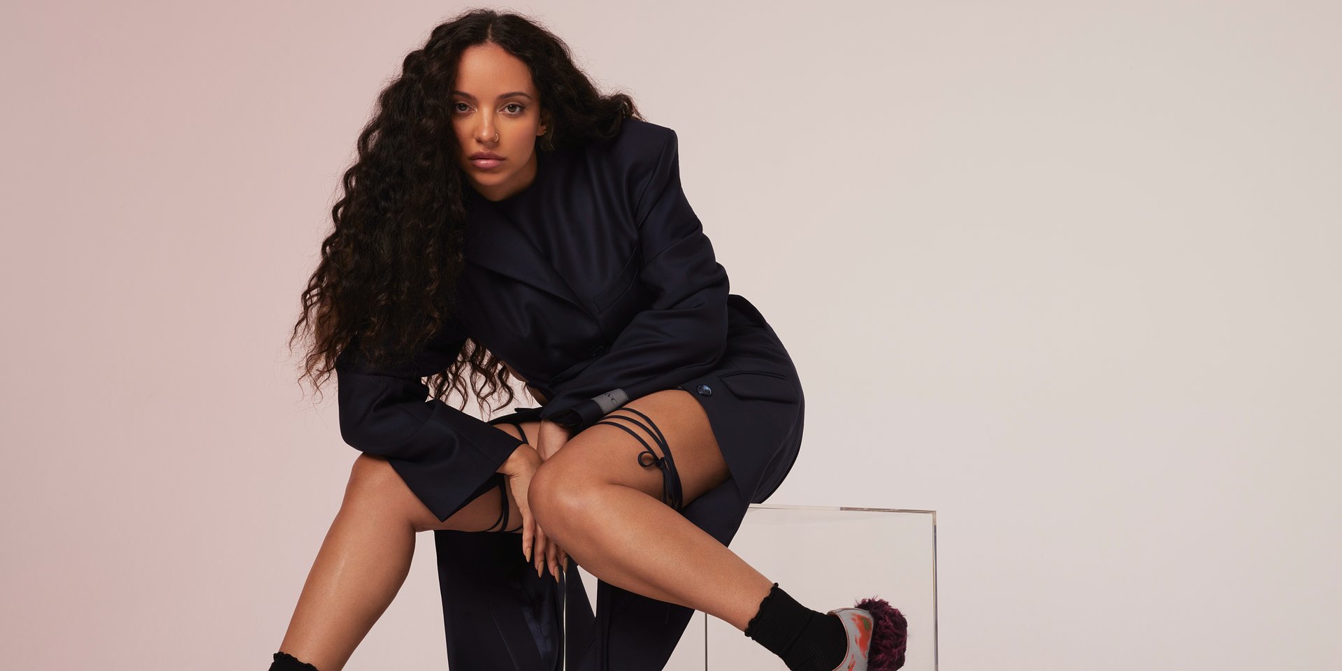 JADE wydaje debiutancki solowy album THAT’S SHOWBIZ BABY!