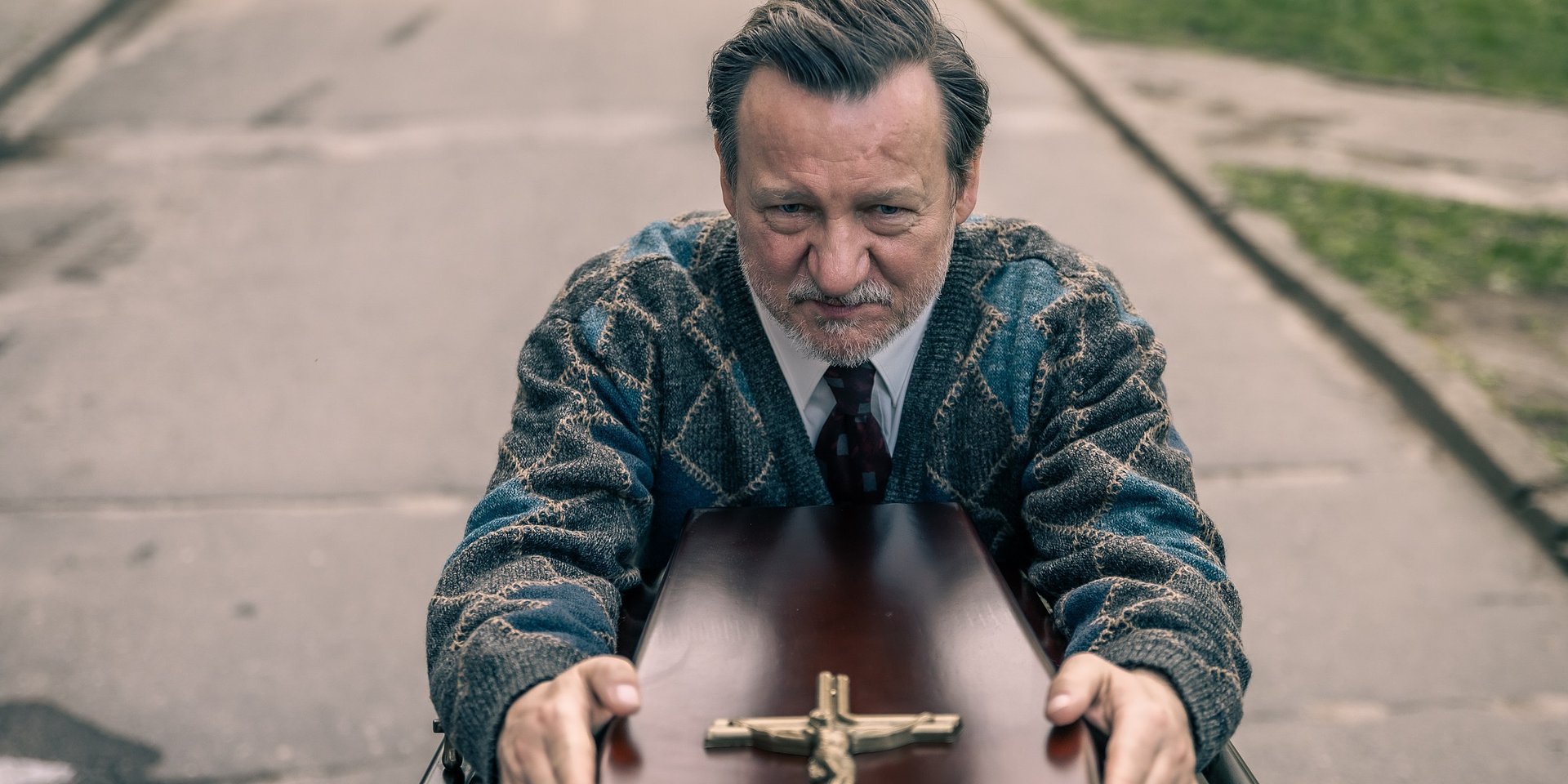 „Nie ma drugiej takiej produkcji w polskiej telewizji” – premiera drugiego sezonu serialu MINUTA CISZY już dzisiaj! Nowe odcinki zbierają znakomite recenzje