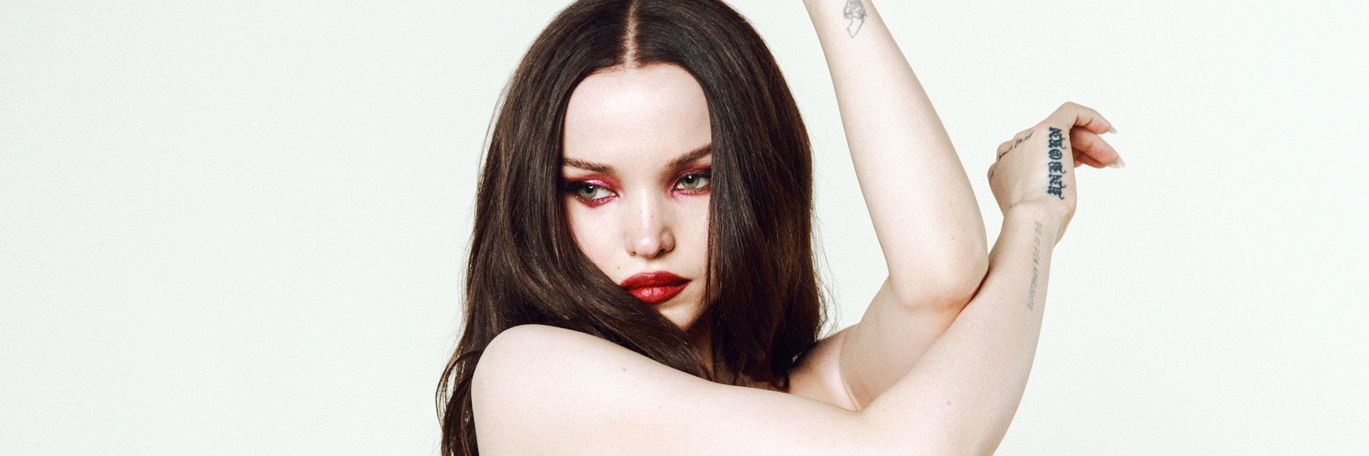 Dove Cameron v romantickém singlu "Whatever You Like"