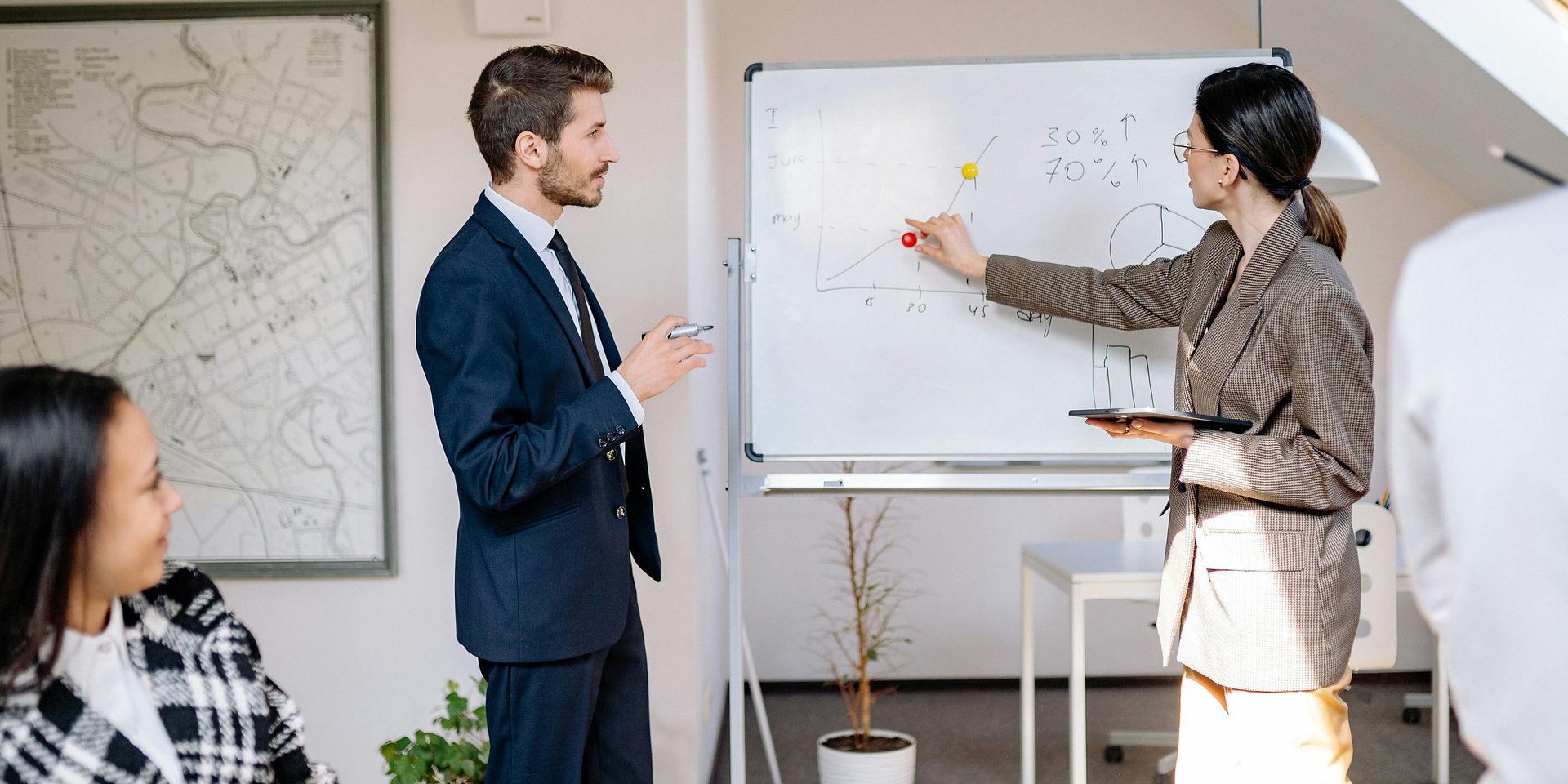 Czas na ofertę pracy wydłuża się. Rekruterzy średnio potrzebują aż 22 dni na decyzję – ujawnia raport eRecruiter