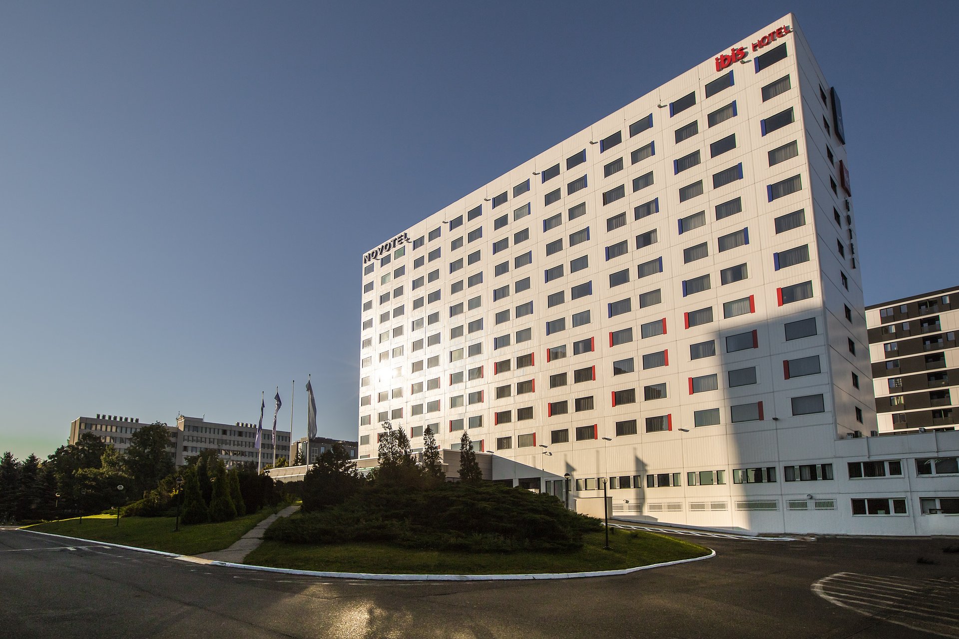 ibis Wrocław Centrum wspiera lokalny sport i rozpoczyna współpracę z 1 Klubem Sportowym Ślęza Wrocław