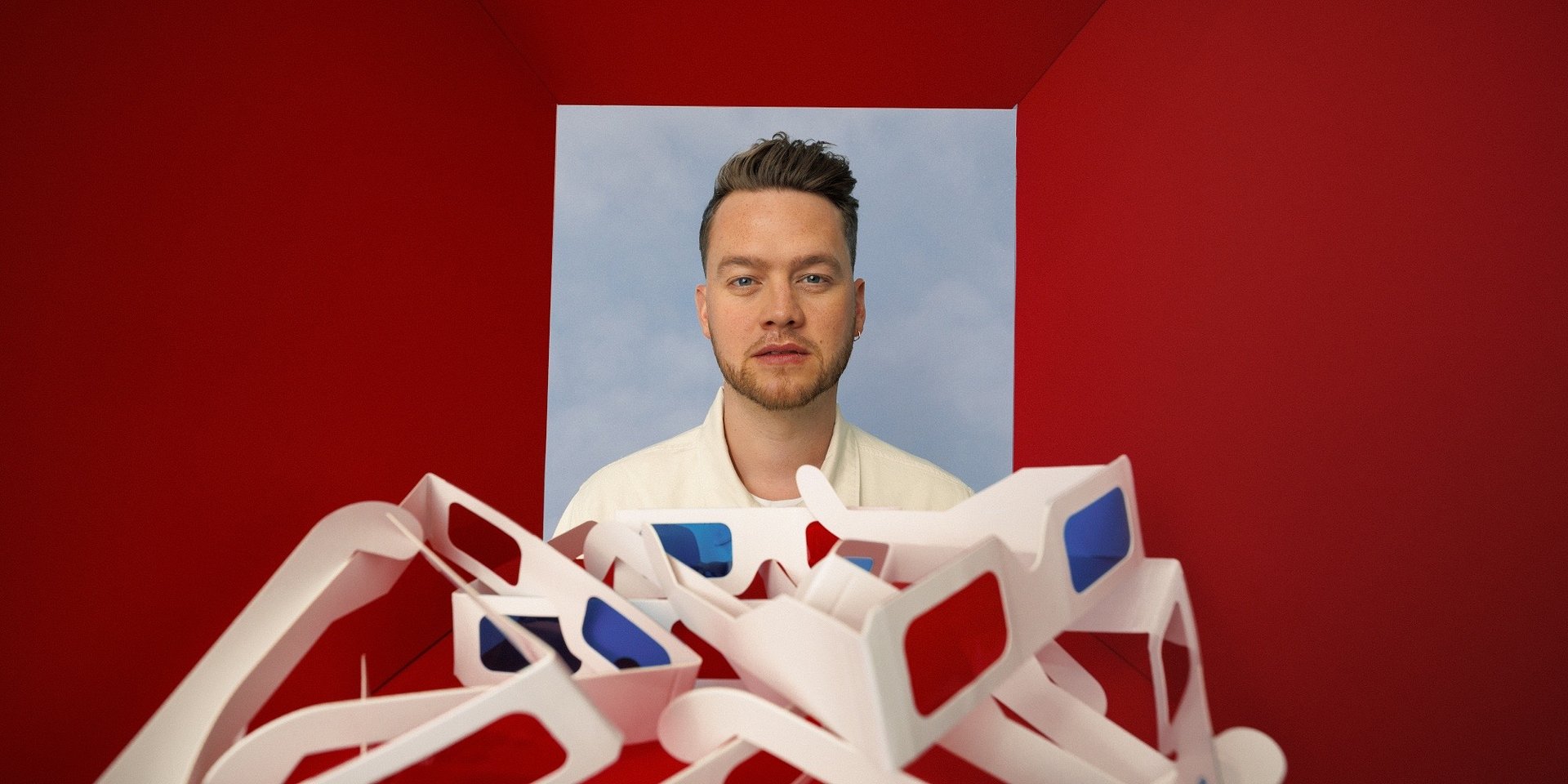 YouNotUs i Plastic Funk łączą siły w kawałku „In The Middle”