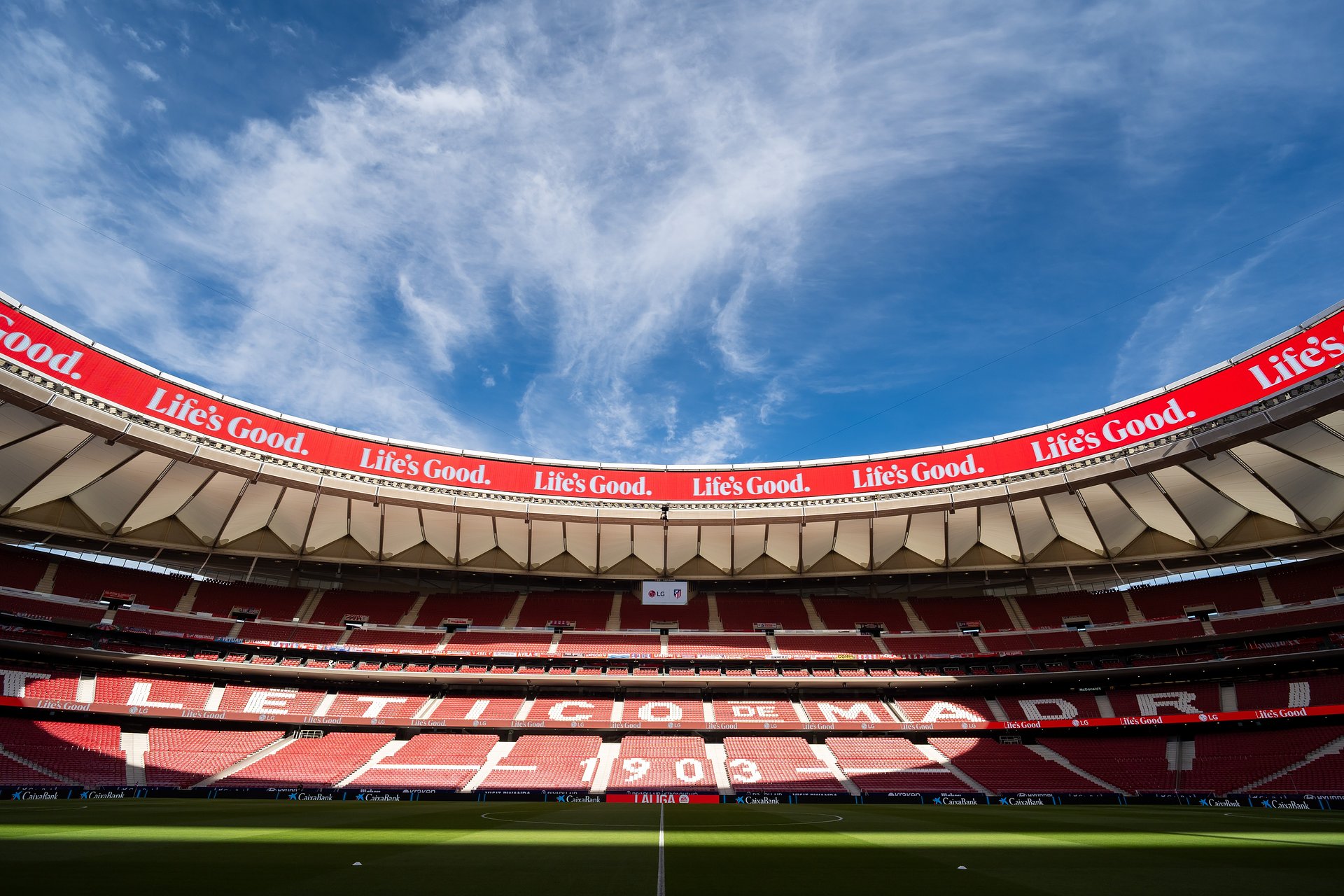 LG dostarcza ogromną tablicę LED typu ribbon na kultowy stadion piłkarski w Madrycie