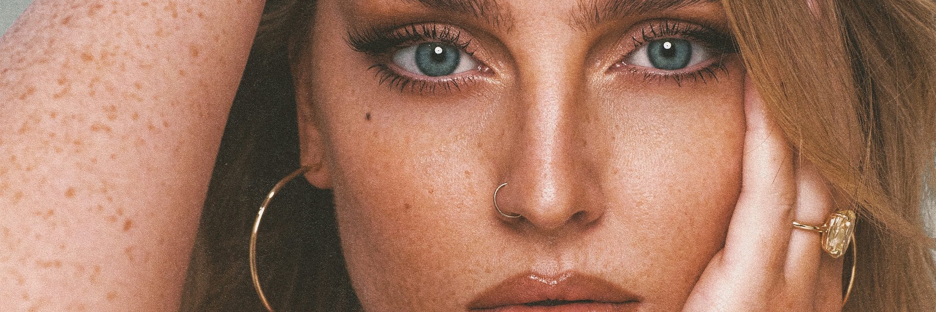 Debutové sólové album „Perrie” je venku!