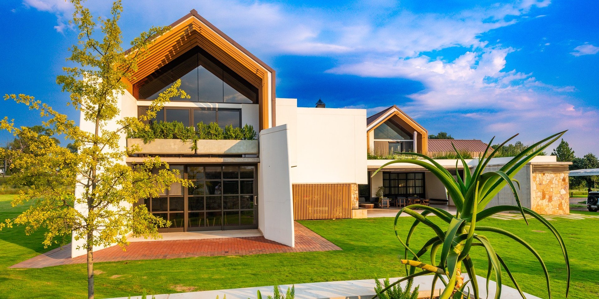 EXEMPLARY SUSTAINABLE ARCHITECTURE