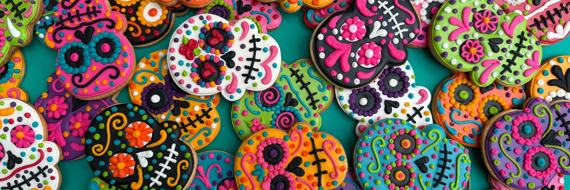La temporada más deliciosa del año llegó a Cardín con pan de muerto imperdible y desayunos de fin de semana